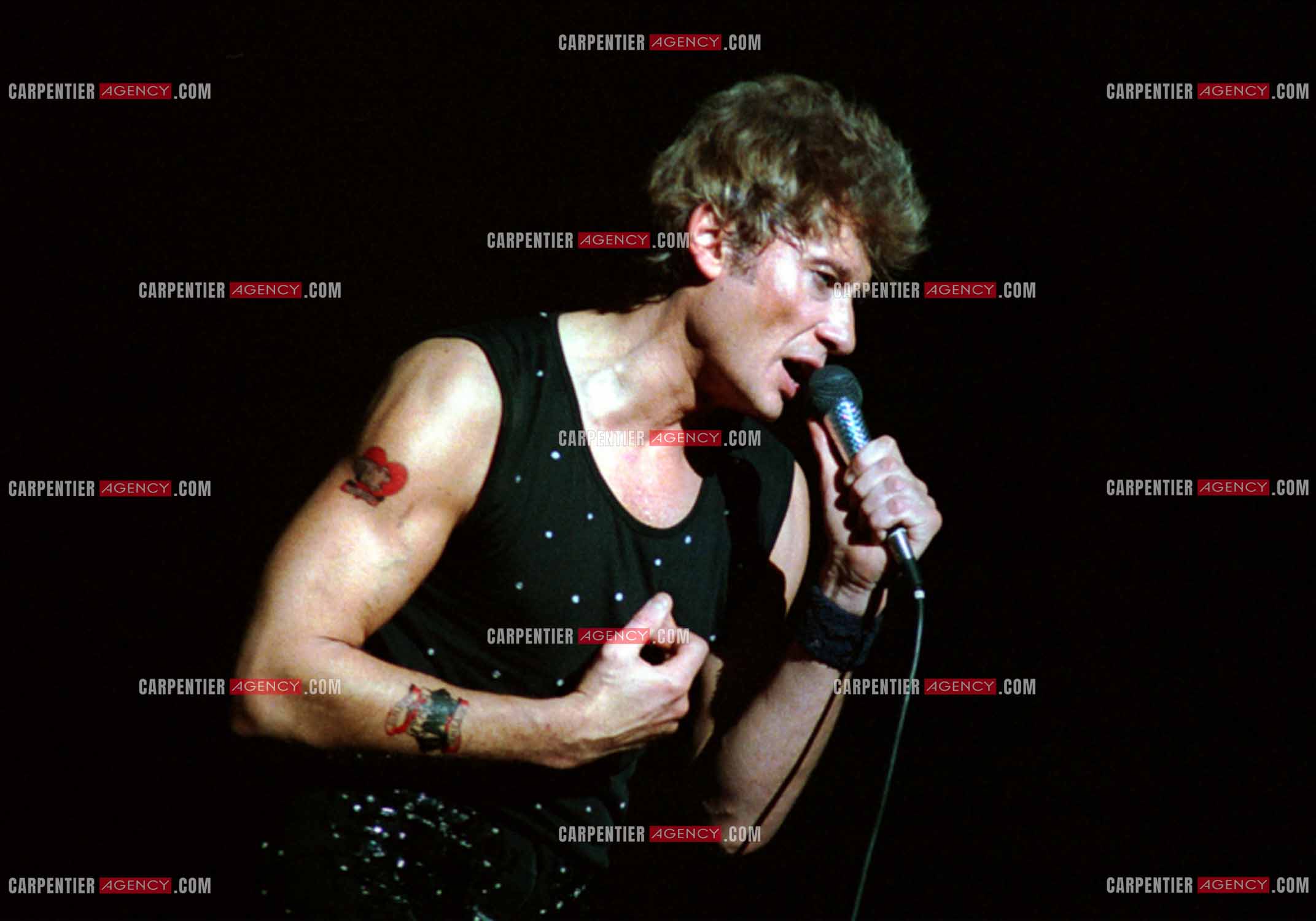 Le chanteur Johnny Hallyday en concert au Zénith de Paris du 26 octobre 1984 au 8 janvier 1985. ( Exclusif )