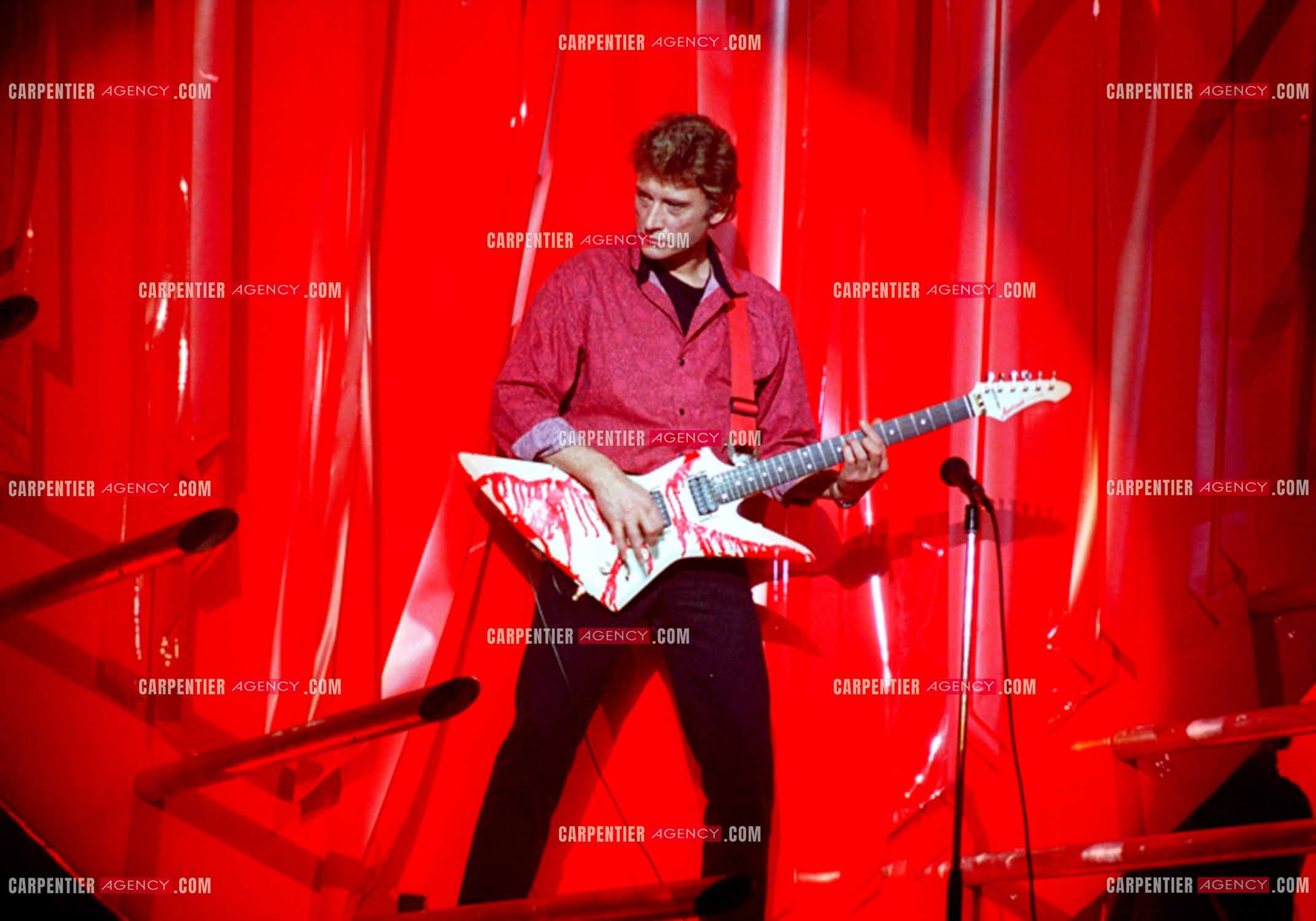 Le chanteur Johnny Hallyday en concert au Zénith de Paris du 26 octobre 1984 au 8 janvier 1985. ( Exclusif )