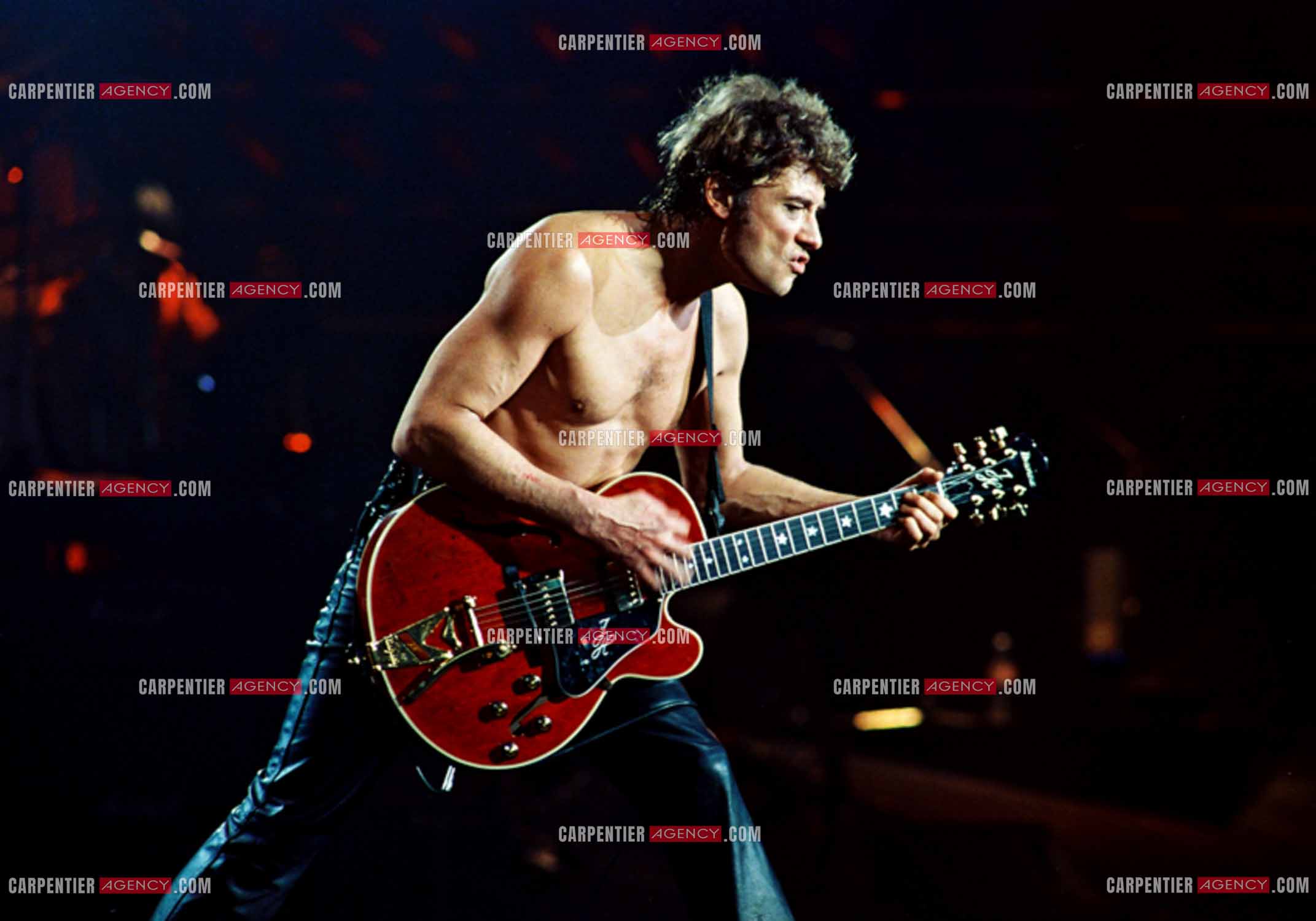 Le chanteur Johnny Hallyday en concert au Zénith de Paris du 26 octobre 1984 au 8 janvier 1985. ( Exclusif )