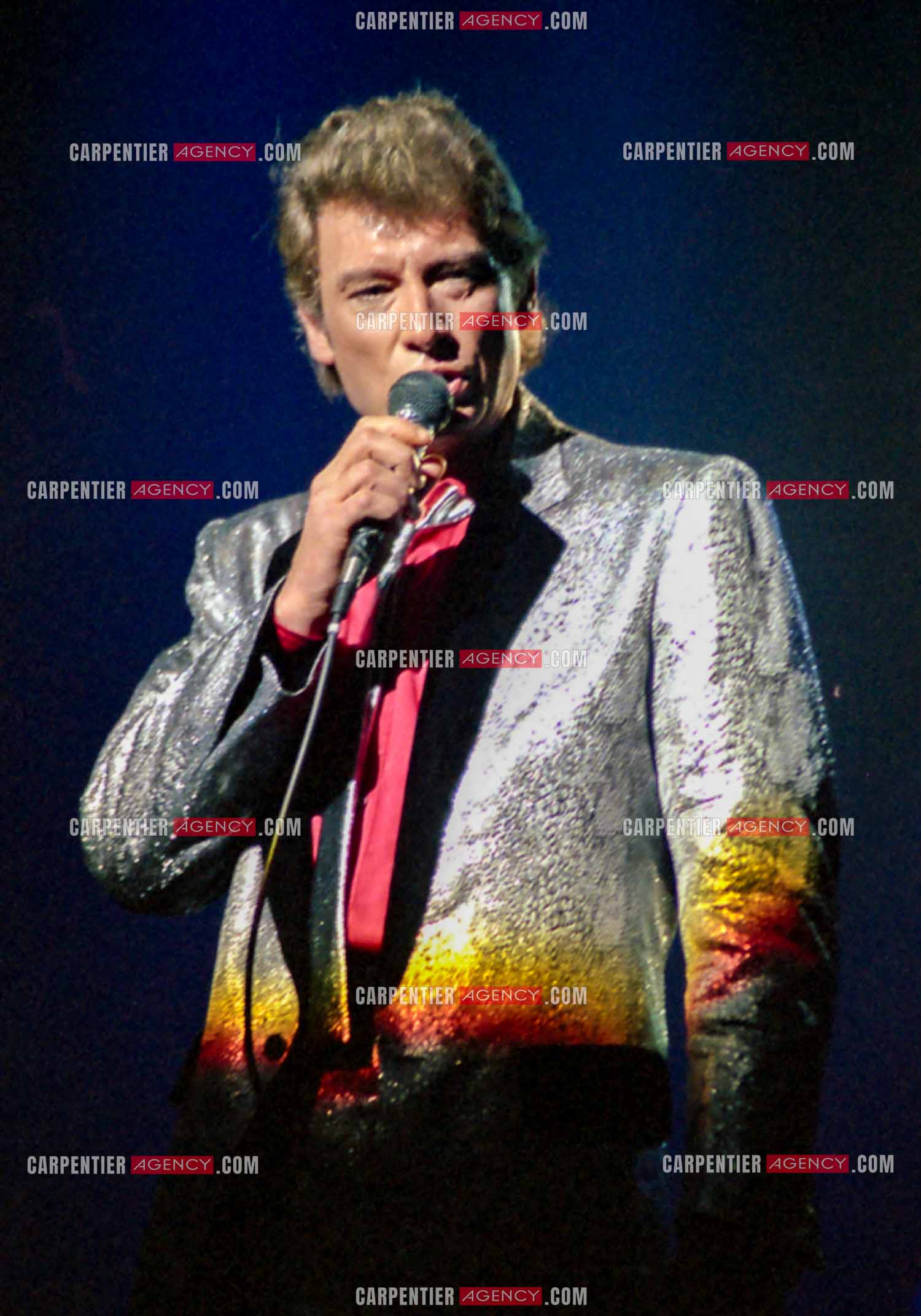 Le chanteur Johnny Hallyday en concert au Zénith de Paris du 26 octobre 1984 au 8 janvier 1985. ( Exclusif )