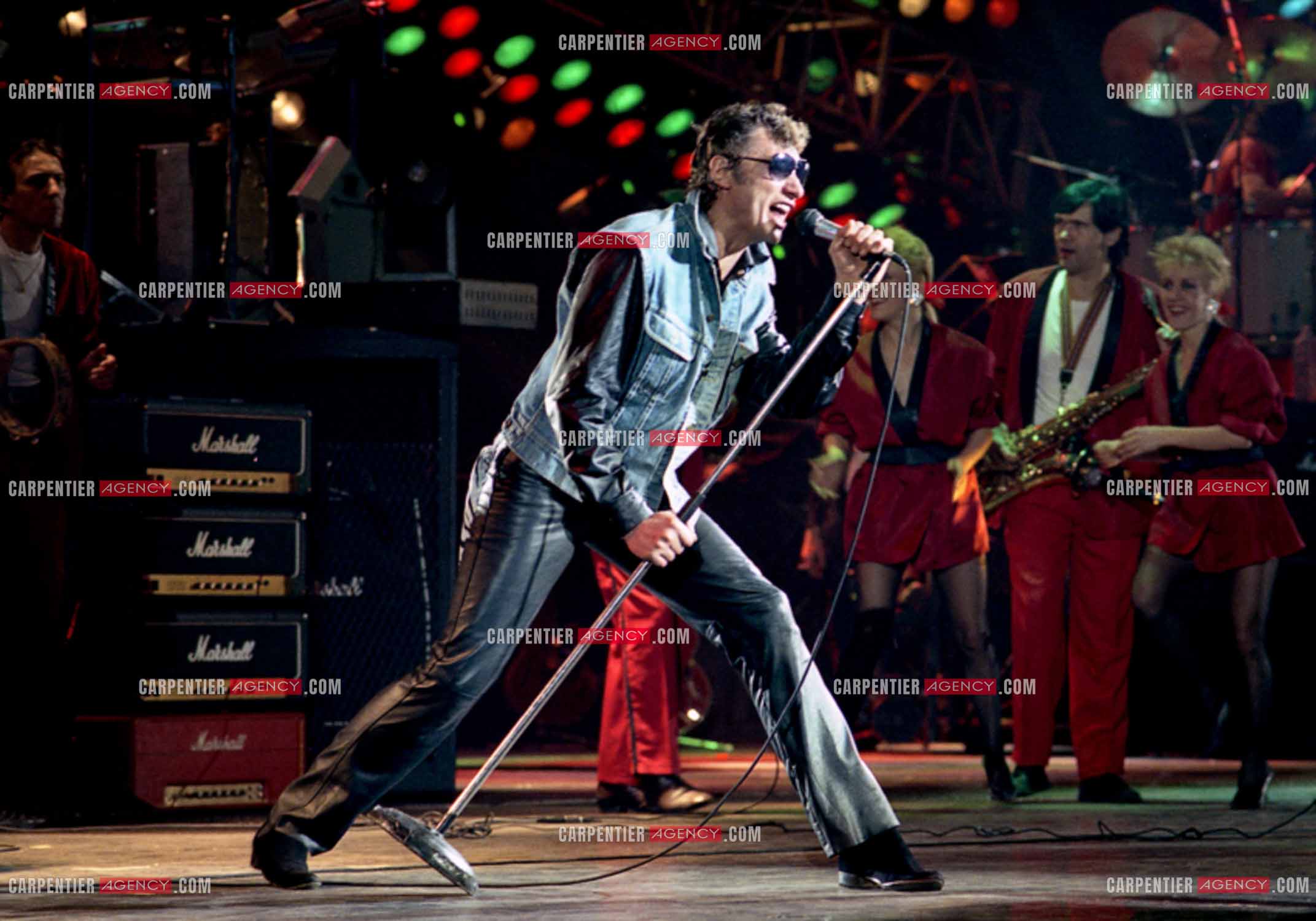 Le chanteur Johnny Hallyday en concert au Zénith de Paris du 26 octobre 1984 au 8 janvier 1985. ( Exclusif )
