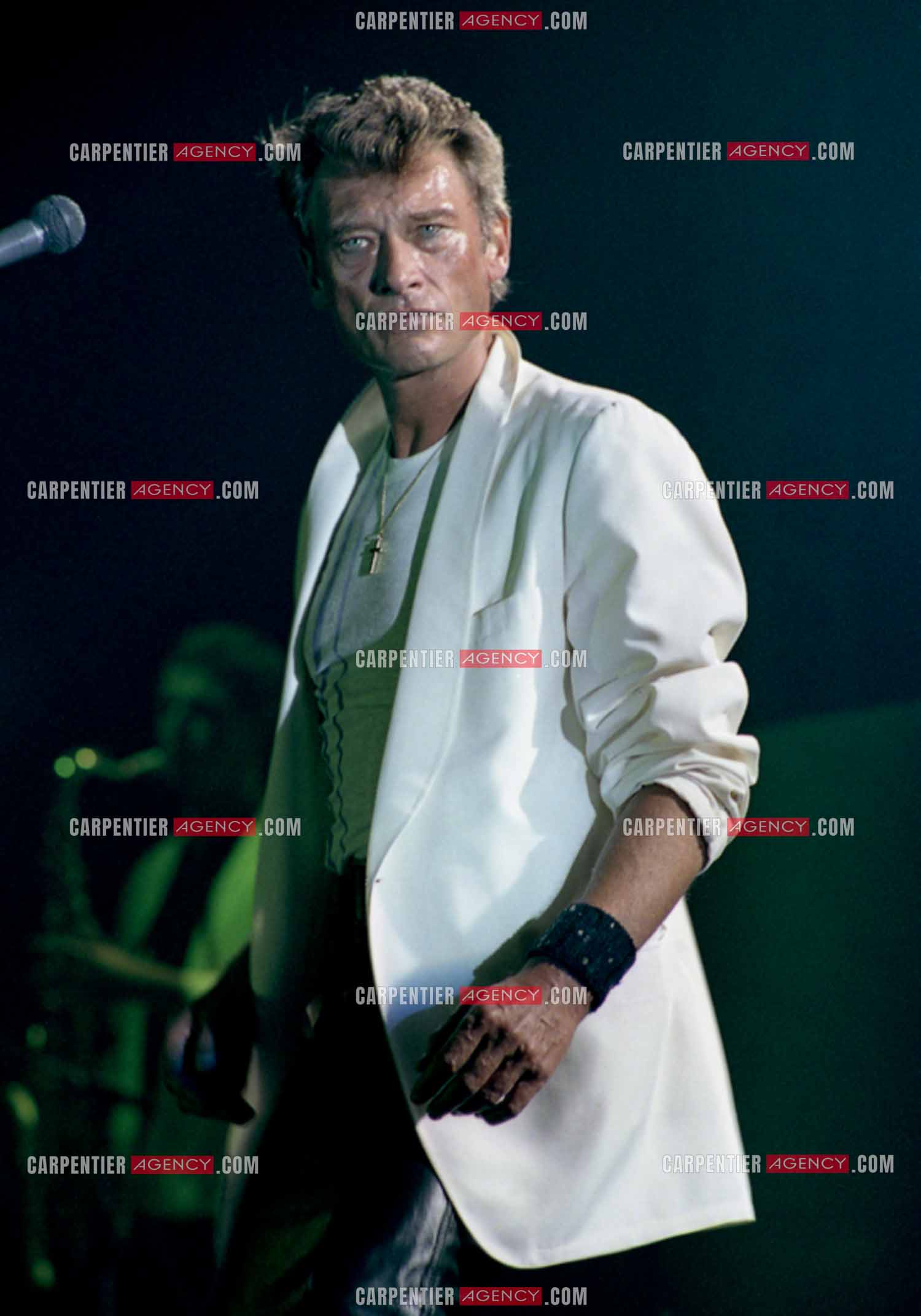 Le chanteur Johnny Hallyday lors de ses concerts au Zénith de Paris du 26 oct 1984 au 08 janvier 1985.   ( Exclusif )