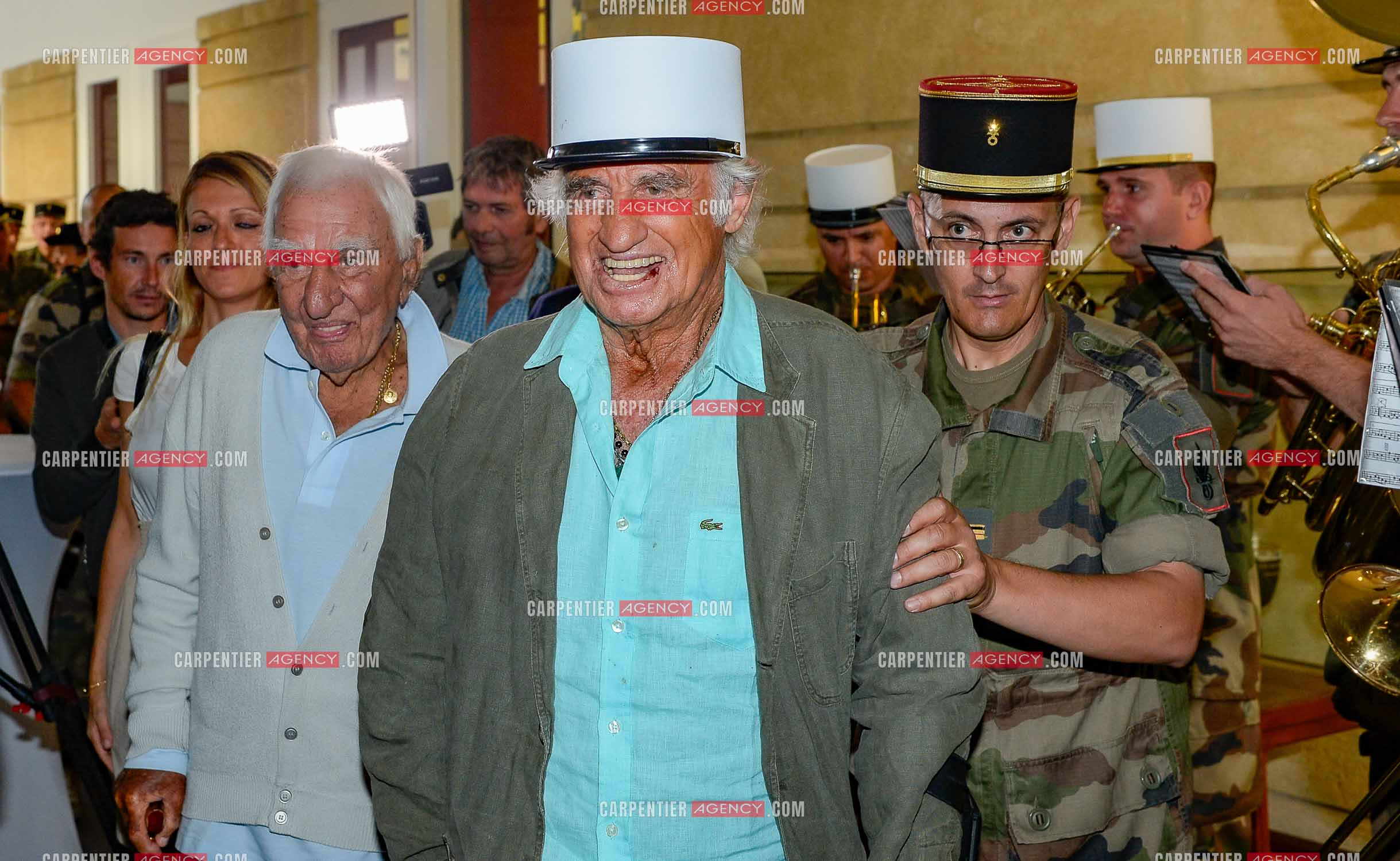 Sur le parrainage de Monsieur Jean-Paul BELMONDO le musée de la Légion étrangère à Aubagne accueille jusqu’au 27 août 2017, une exposition inédite sur le thème : “ Légion et cinéma, quand le 7e art s’empare du képi blanc “. Jean-Paul Belmondo et son ami l'acteur Charles Gérard au musée de la Legion étrangère.