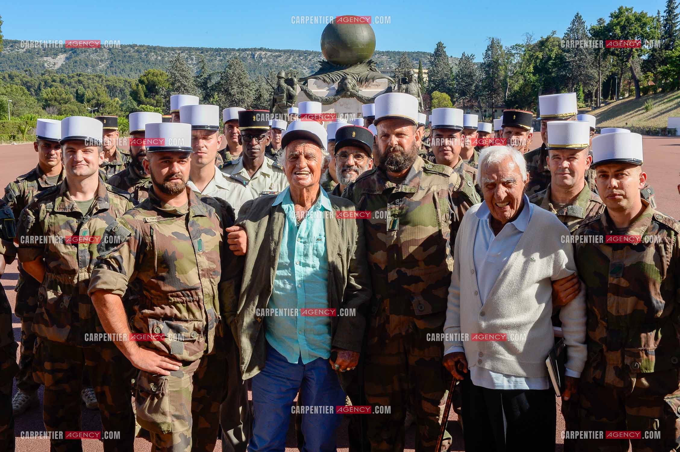 Sur le parrainage de Monsieur Jean-Paul BELMONDO le musée de la Légion étrangère à Aubagne accueille jusqu’au 27 août 2017, une exposition inédite sur le thème : “ Légion et cinéma, quand le 7e art s’empare du képi blanc “. Jean-Paul Belmondo et son ami l'acteur Charles Gérard au musée de la Legion étrangère pour inaugurer cette exposition.            Photos complémentaires sur le site www.carpentieragency.com
