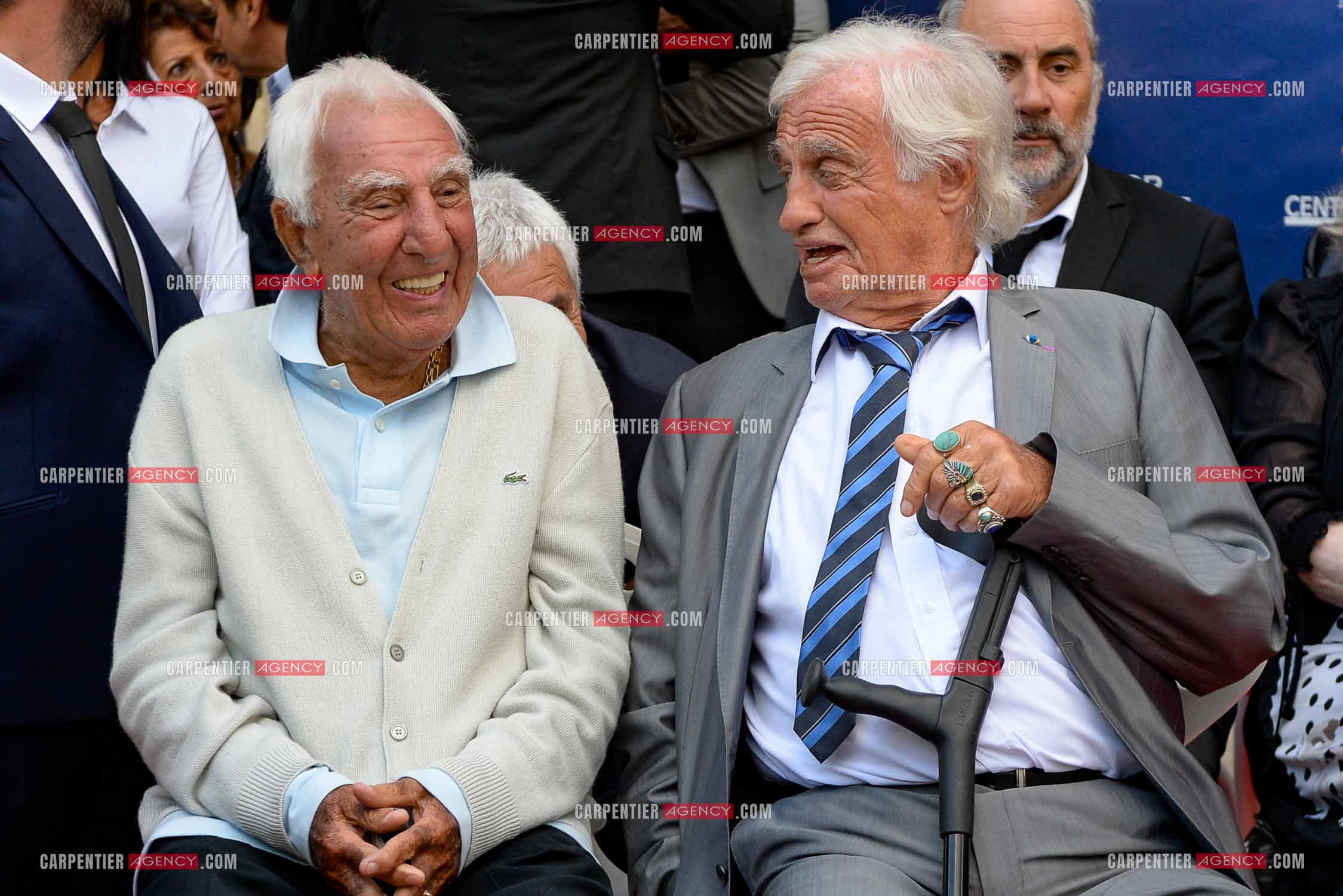 La ville de Marseille fête la carrière de l'acteur Jean-Paul Belmondo  lors d'une exposition qui lui ait consacrée au Château de la Buzine. Cet évènement se déroule en présence de Monsieur Jean-Paul Belmondo, et de nombreux amis de la star venus tout spécialement à Marseille pour participer à l’hommage qui lui est rendu.
