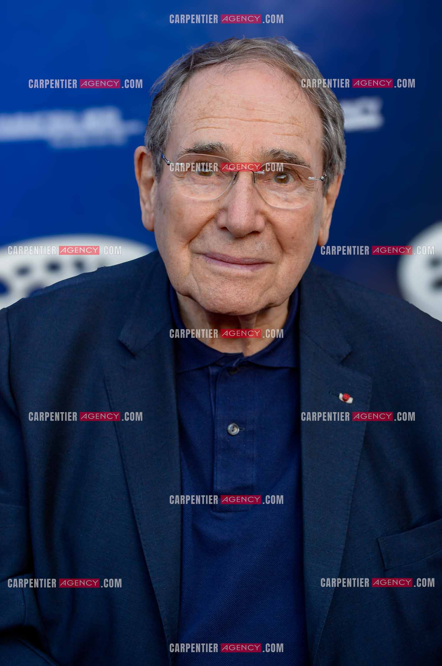 La ville de Marseille fête la carrière de l'acteur Jean-Paul Belmondo  lors d'une exposition qui lui ait consacrée au Château de la Buzine. Cet évènement se déroule en présence de Monsieur Jean-Paul Belmondo, et de nombreux amis de la star venus tout spécialement à Marseille pour participer à l’hommage qui lui est rendu. L'acteur Robert Hossein.