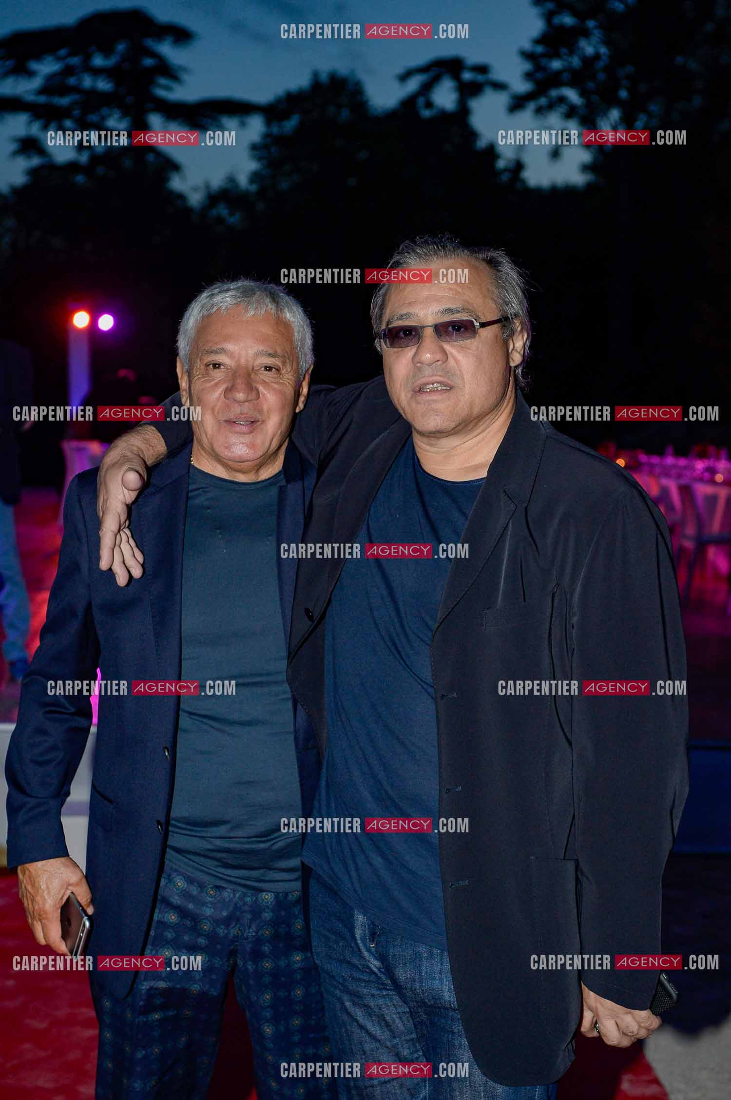 La ville de Marseille fête la carrière de l'acteur Jean-Paul Belmondo  lors d'une exposition qui lui ait consacrée au Château de la Buzine. Cet évènement se déroule en présence de Monsieur Jean-Paul Belmondo, et de nombreux amis de la star venus tout spécialement à Marseille pour participer à l’hommage qui lui est rendu. Le boxeur Louis Acaries.