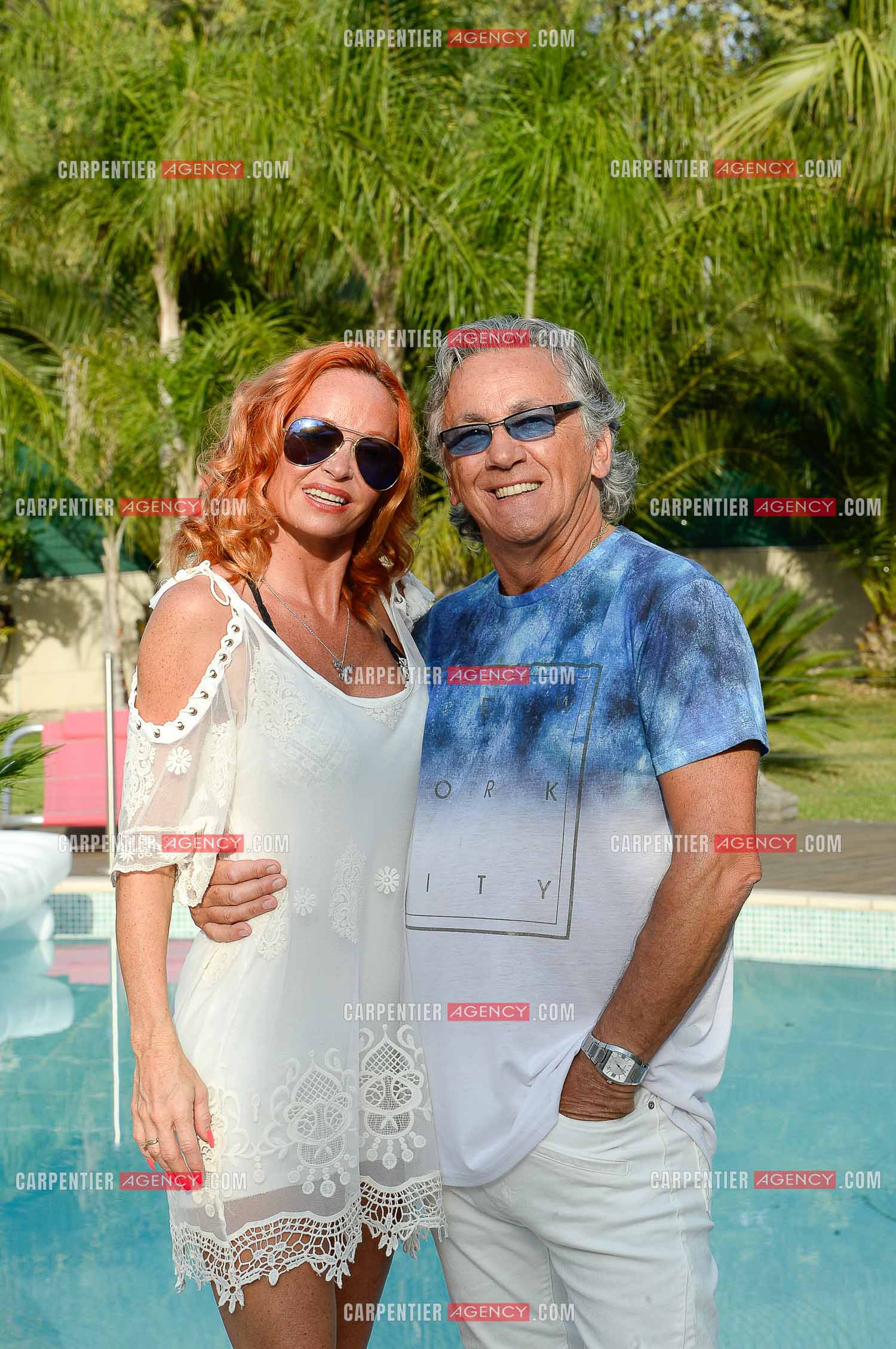 Le chanteur Jean-Pierre Savelli avec sa femme Sandry chez eux  dans leur propriété de Toulon. Artiste de la tournée STARS 80.        ( Exclusif )