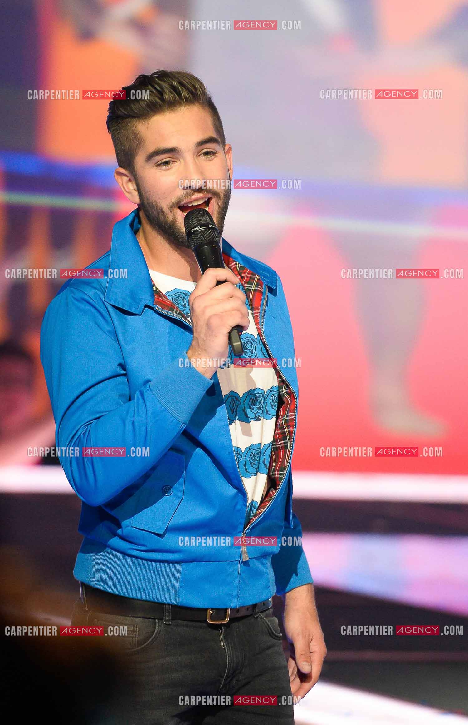 Le chanteur KENDJI GIRAC en concert.