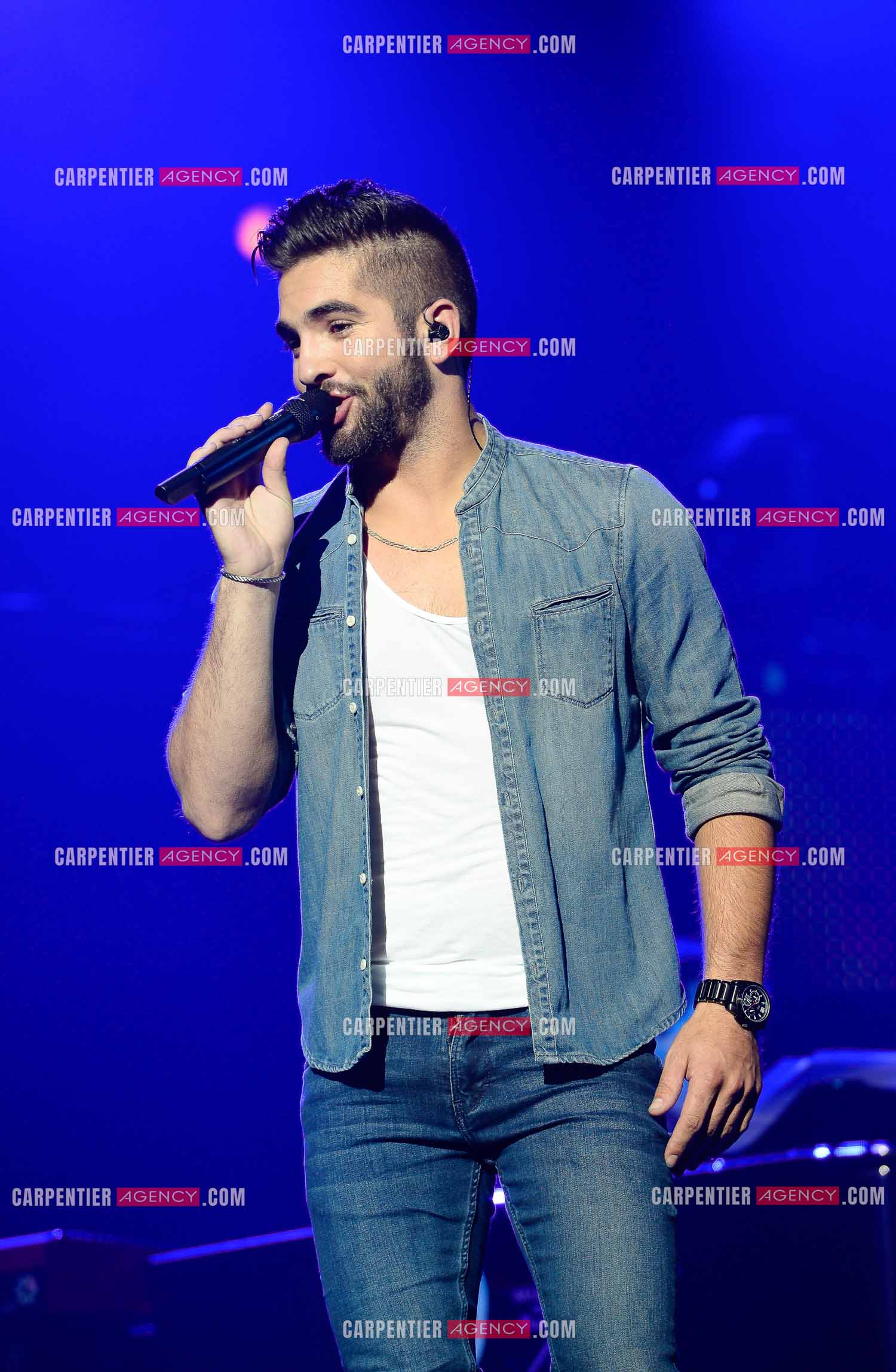 Le chanteur KENDJI GIRAC en concert au Zénith de Amiens.