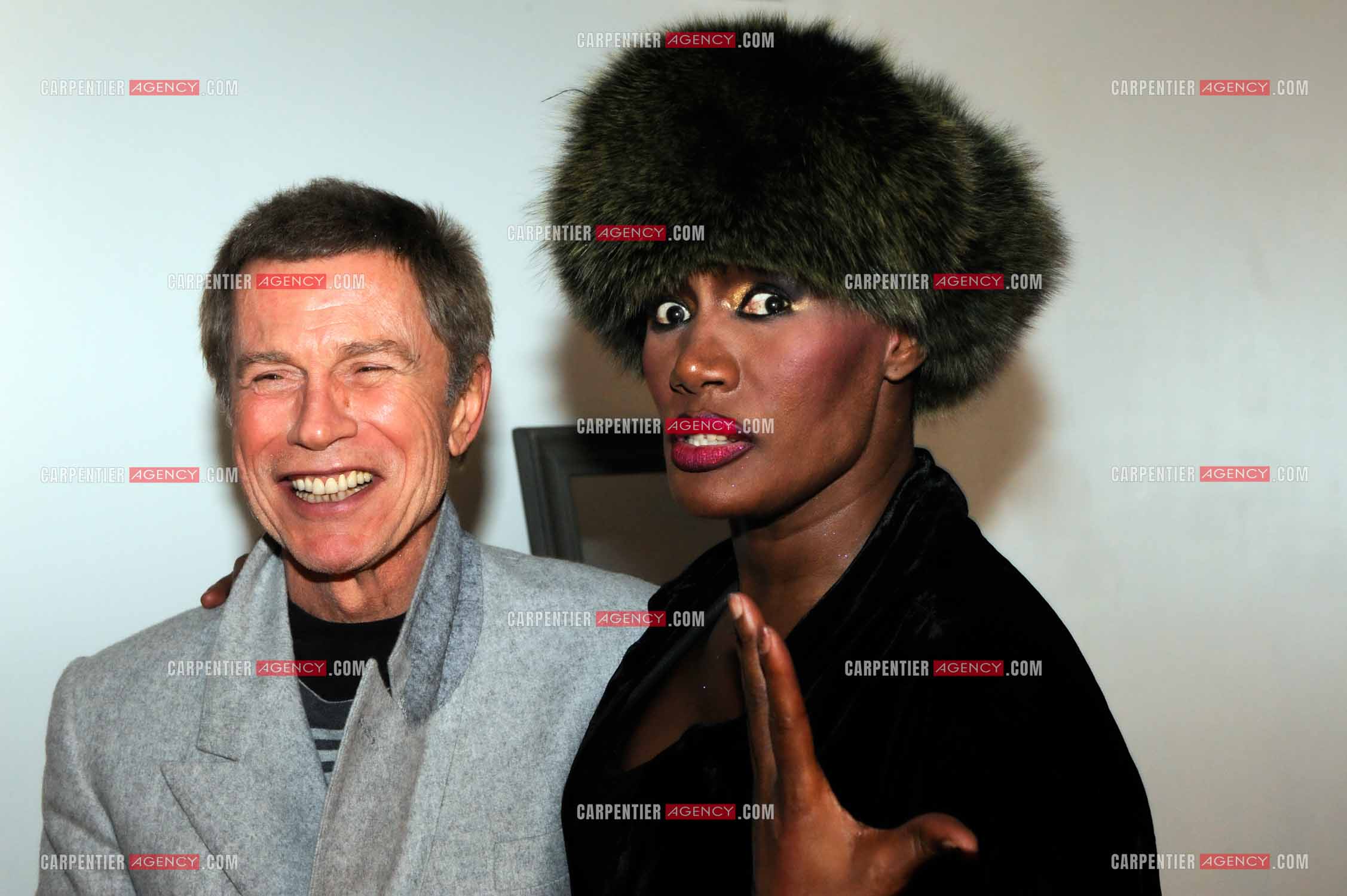 La chanteuse Grace Jones en concert au Grand Rex à Paris le 23 mars 2009. Dans sa loge, avec son ex mari Jean-Paul Goude. ( Exclusif )