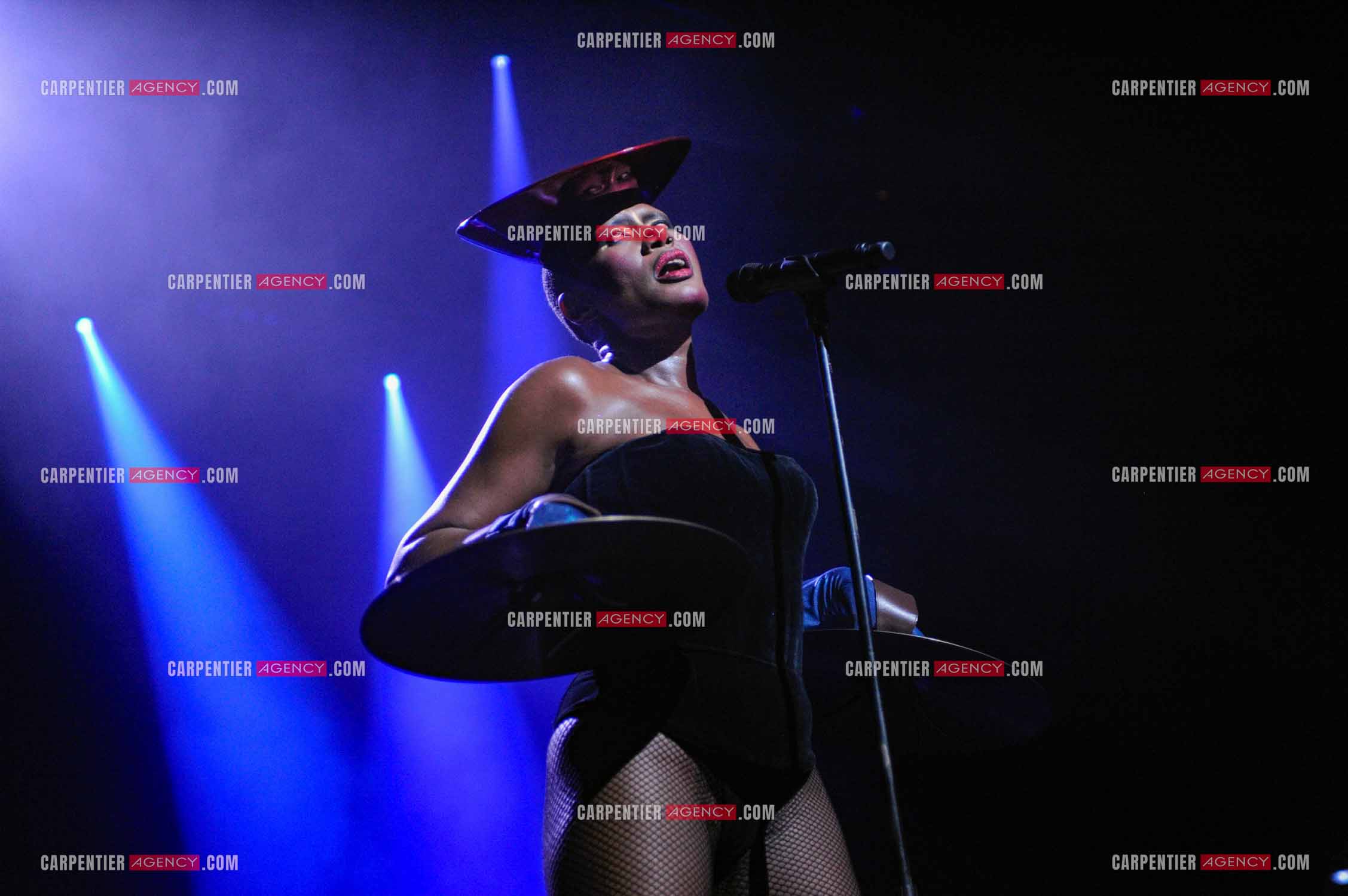 La chanteuse Grace Jones en concert à Bruxelles le 16 mars 2009.  ( Exclusif )