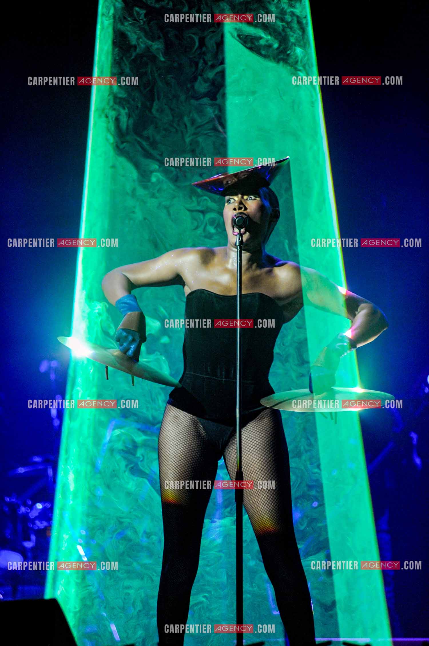 La chanteuse Grace Jones en concert au Grand Rex à Paris le 23 mars 2009.  ( Exclusif )