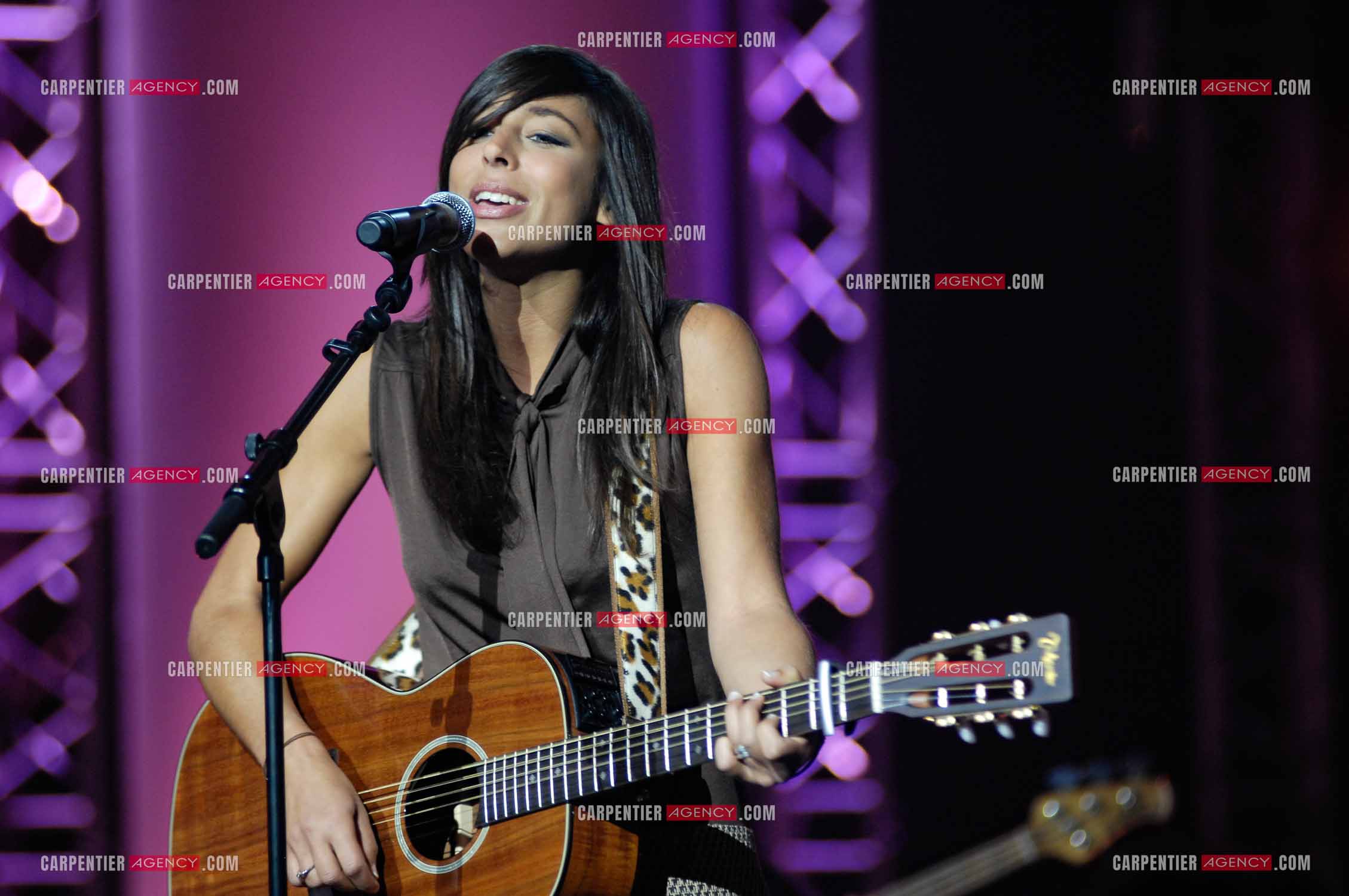 La chanteuse Keren Meloul dite Rose sur le plateau télé HIT MACHINE. ( Exclusif )