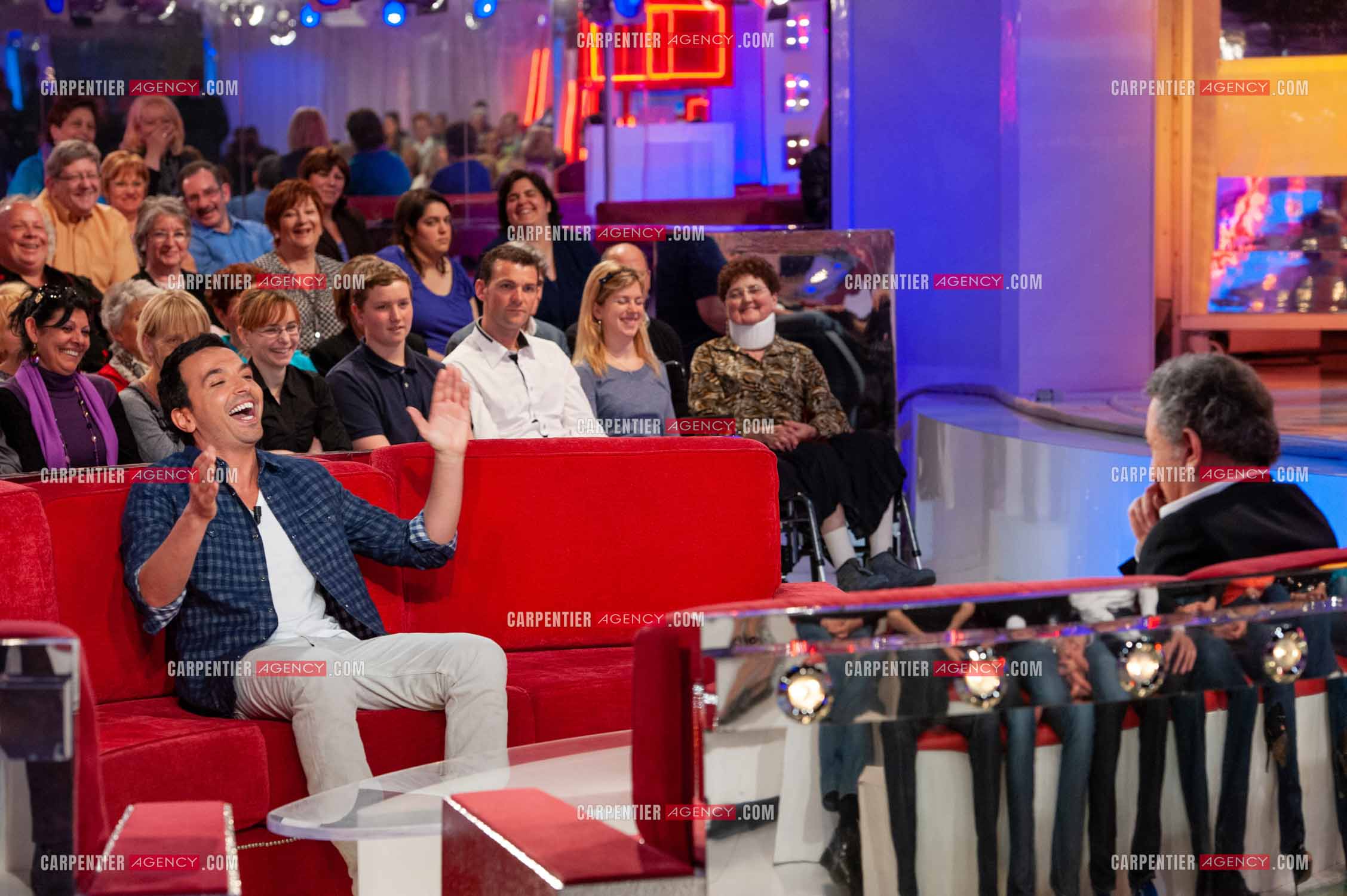 Le chorégraphe Kamel Ouali  face à Michel Drucker dans l'émission Vivement Dimanche spéciale comédies musicales.