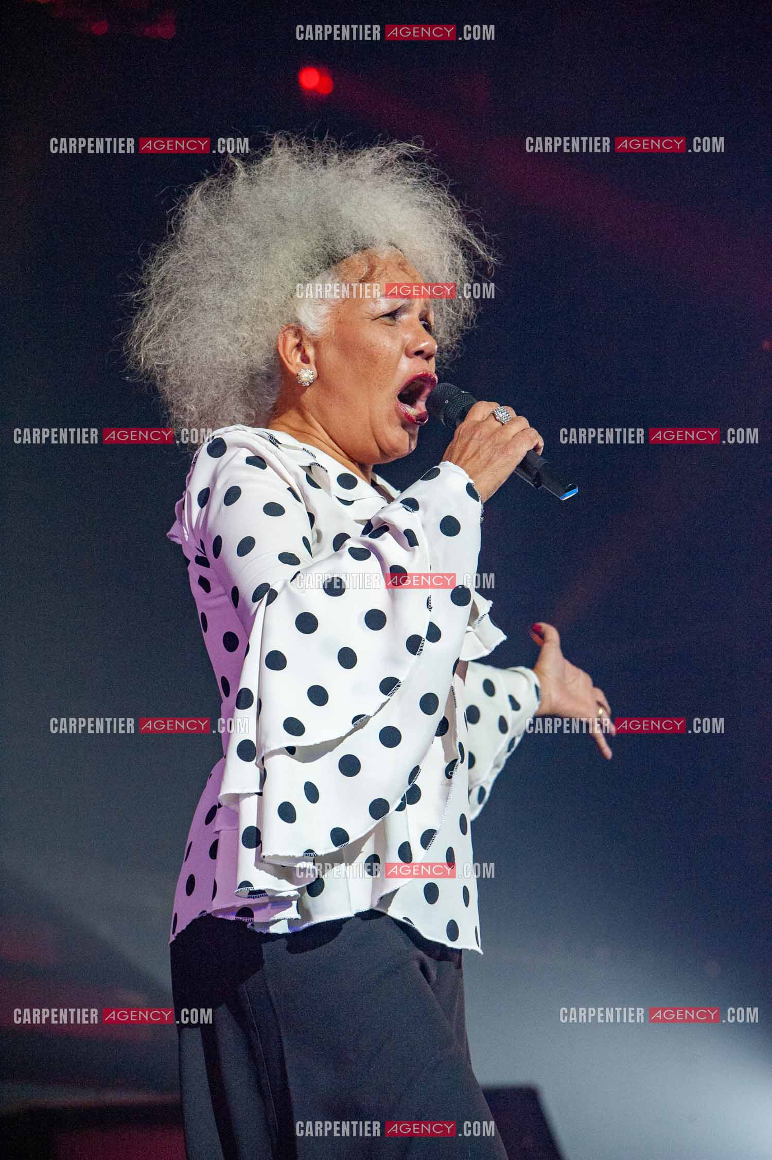 La chanteuse Loalwa Braz dite Kaoma connu pour son tube “ La Lambada “ dans la tournée RFM LOVE 80 au Zénith de Paris en 2010.      ( Exclusif )