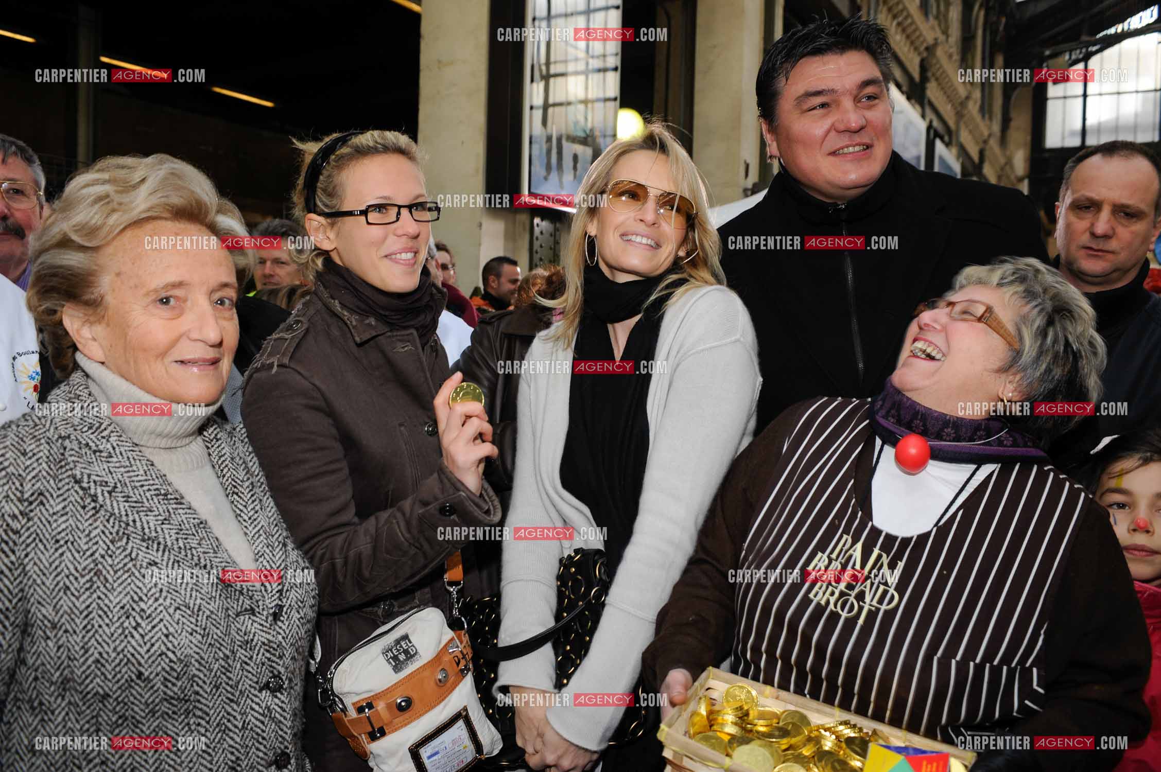 Présentation de l'opération “ PIÈCES JAUNES “ à la gare de Lyon en présence de la première dame Bernadette Chirac, Estelle Lefébure, la chanteuse Lorie Pester et le judoka David Douillet.   ( Exclusif )