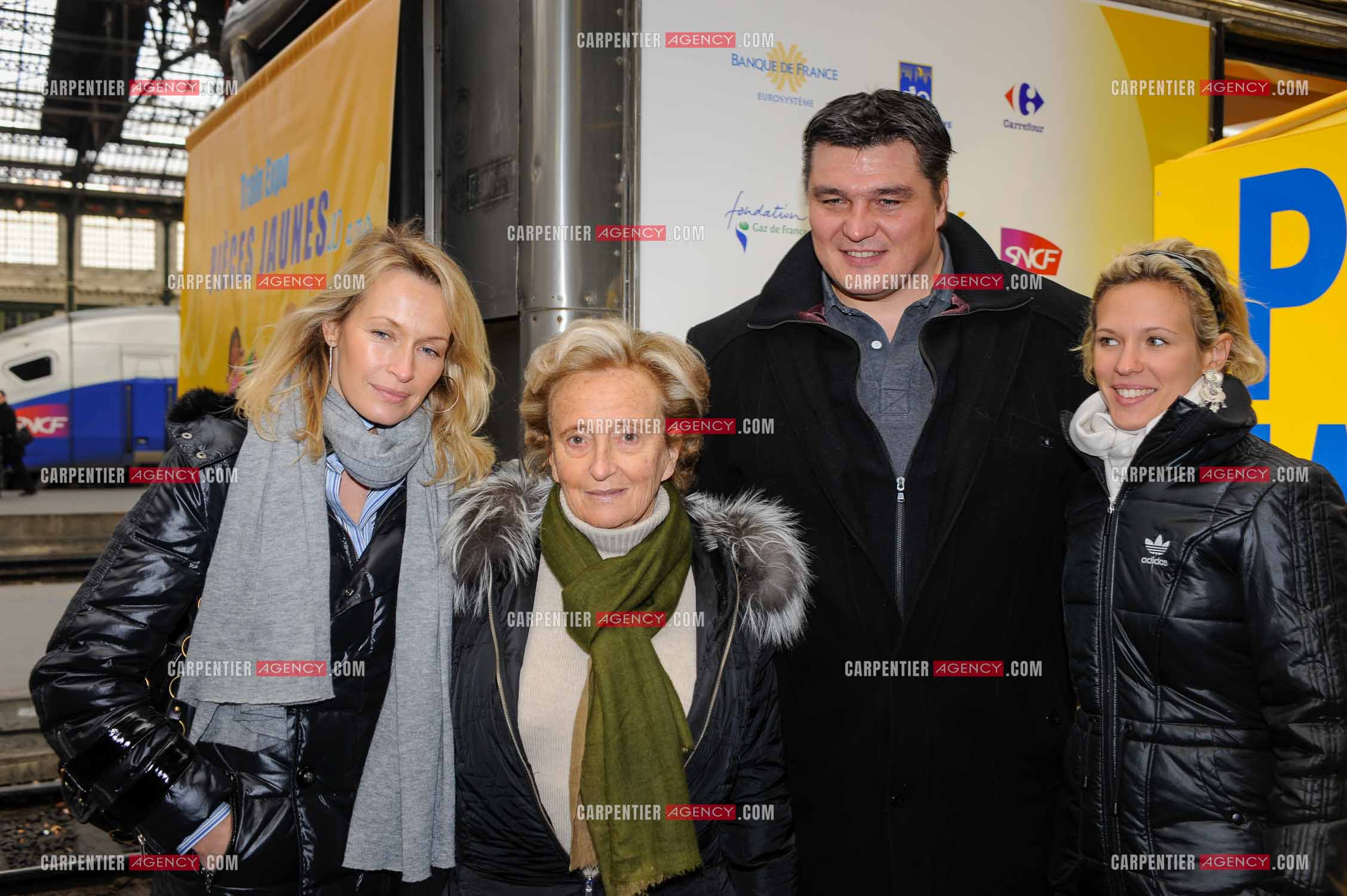 Présentation de l'opération “ PIÈCES JAUNES “ à la gare de Lyon en présence de la première dame Bernadette Chirac, Estelle Lefébure, la chanteuse Lorie et le judoka David Douillet.   ( Exclusif )