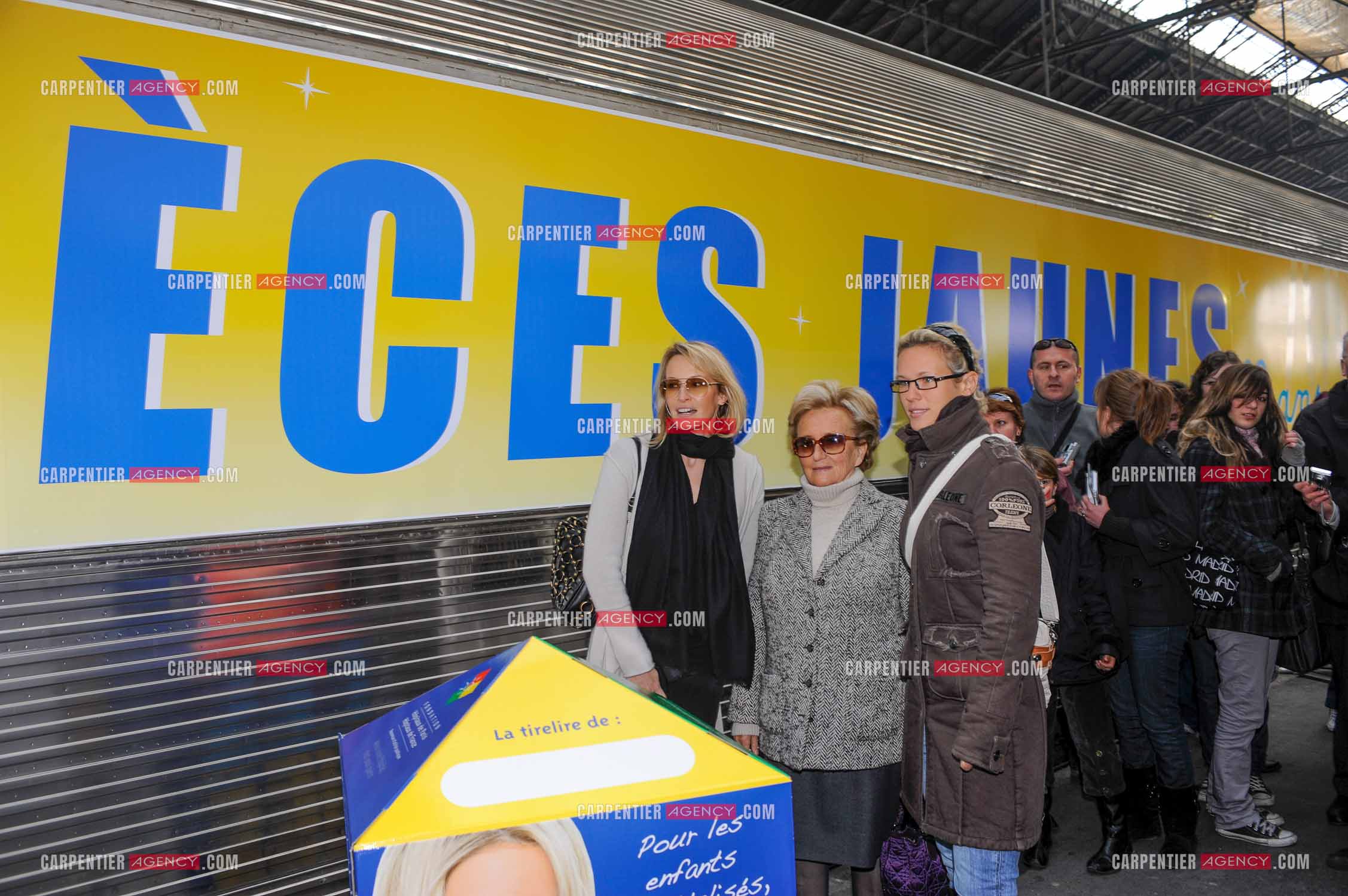 Présentation de l'opération “ PIÈCES JAUNES “ à la gare de Lyon en présence de la première dame Bernadette Chirac, Estelle Lefébure, la chanteuse Lorie Pester et le judoka David Douillet.   ( Exclusif )