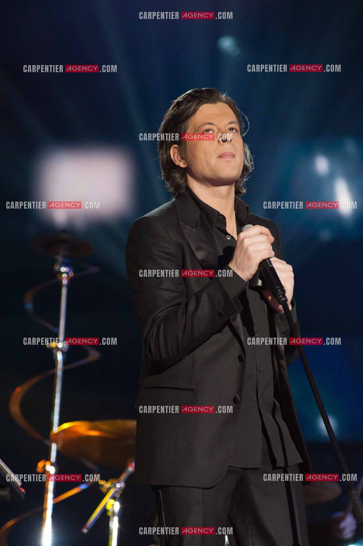 Le chanteur BENJAMIN BIOLAY aux Victoires de la musique 2010 au Zénith de Paris.