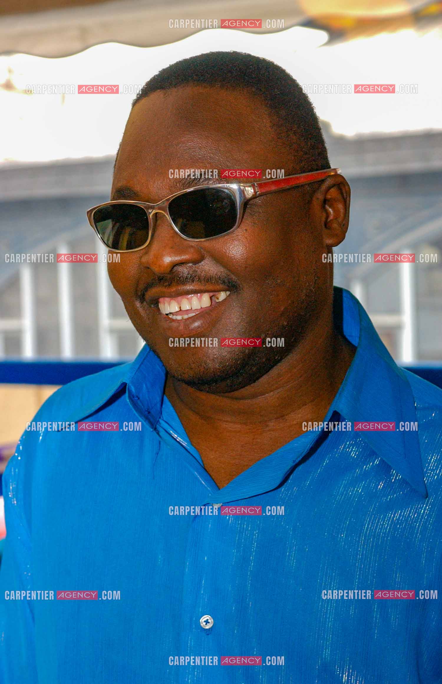 Le couple de chanteurs maliens aveugles Amadou Bagayoko et sa femme Mariam Doumbia lors d'un reportage photo à Paris.  ( Exclusif )