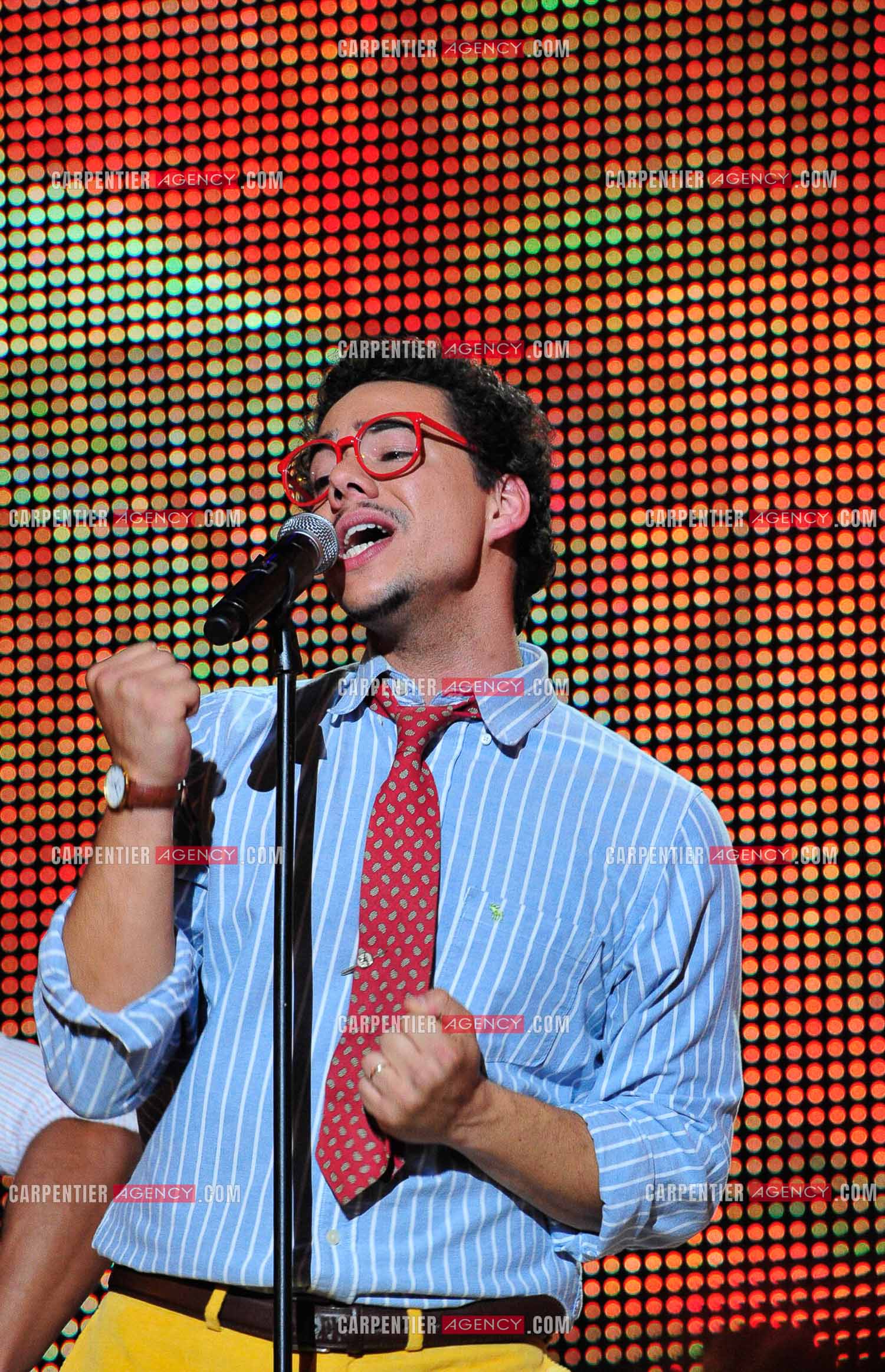 Le chanteur Benjamin Duterde, dit Ben l'Oncle Soul en concert au Zénith de Paris.