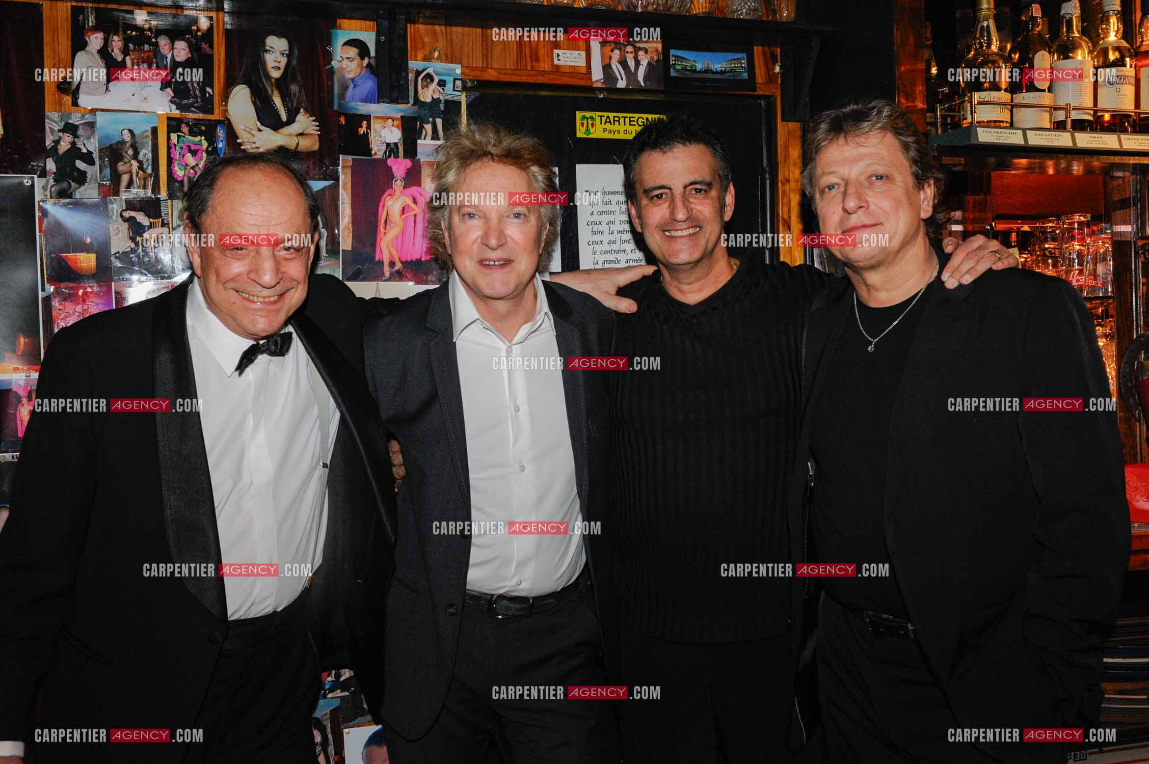 Les chanteurs Charles Dumont, Jean-Jacques Lafon, Phil Barney et Alain Turban réunis pour passer le réveillon de l'année 2008 à 2009.    ( Exclusif )