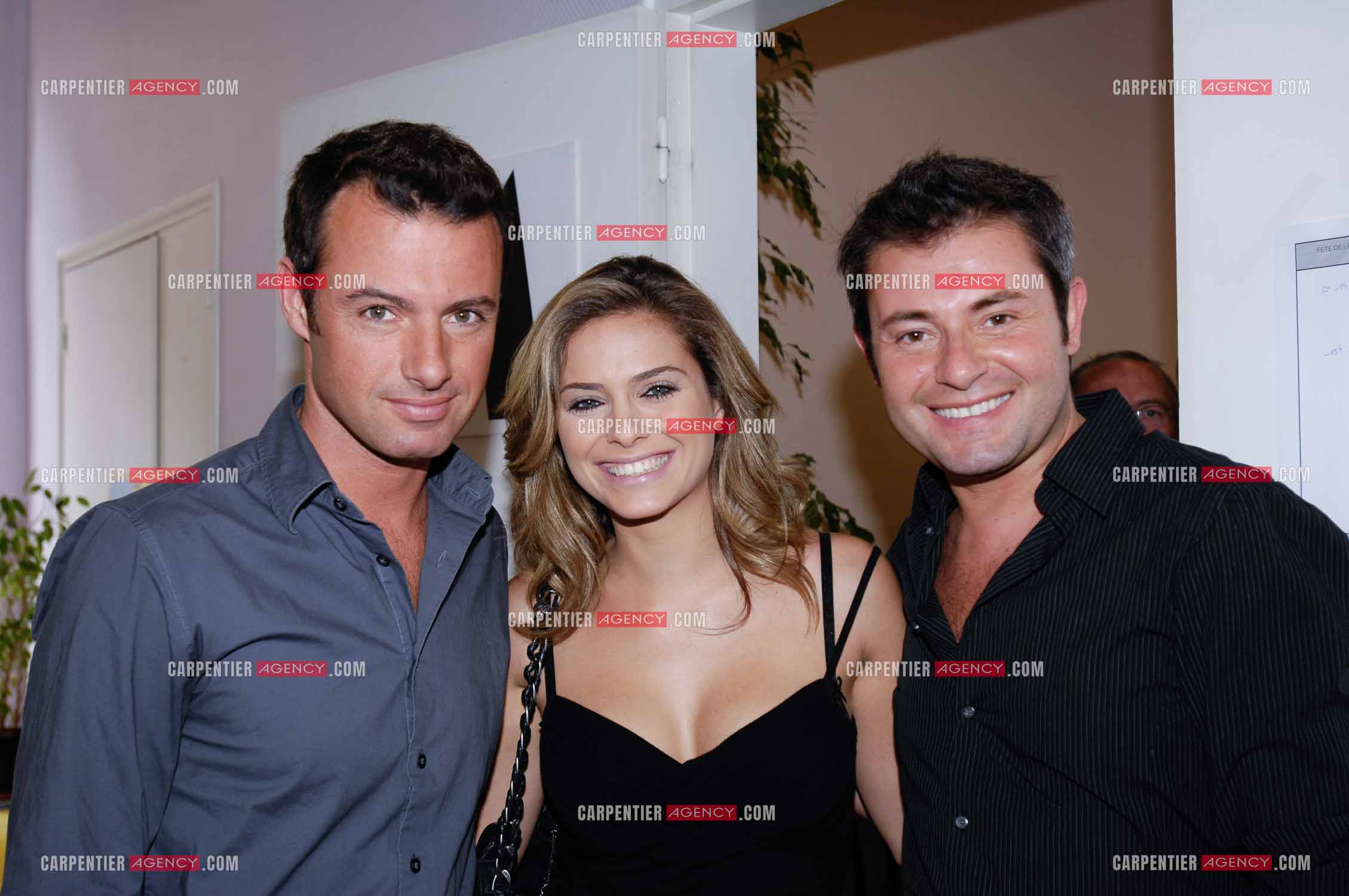 Concert privé pour le soutient du don d'organes et de la greffe dans l'enceinte de l'hôpital Neker à Paris " NECK'AIR DE MUSIQUE “ . Clara Morgane entouré des deux animateurs Nicolas Deuil et Jérome Anthony. ( Exclusif )