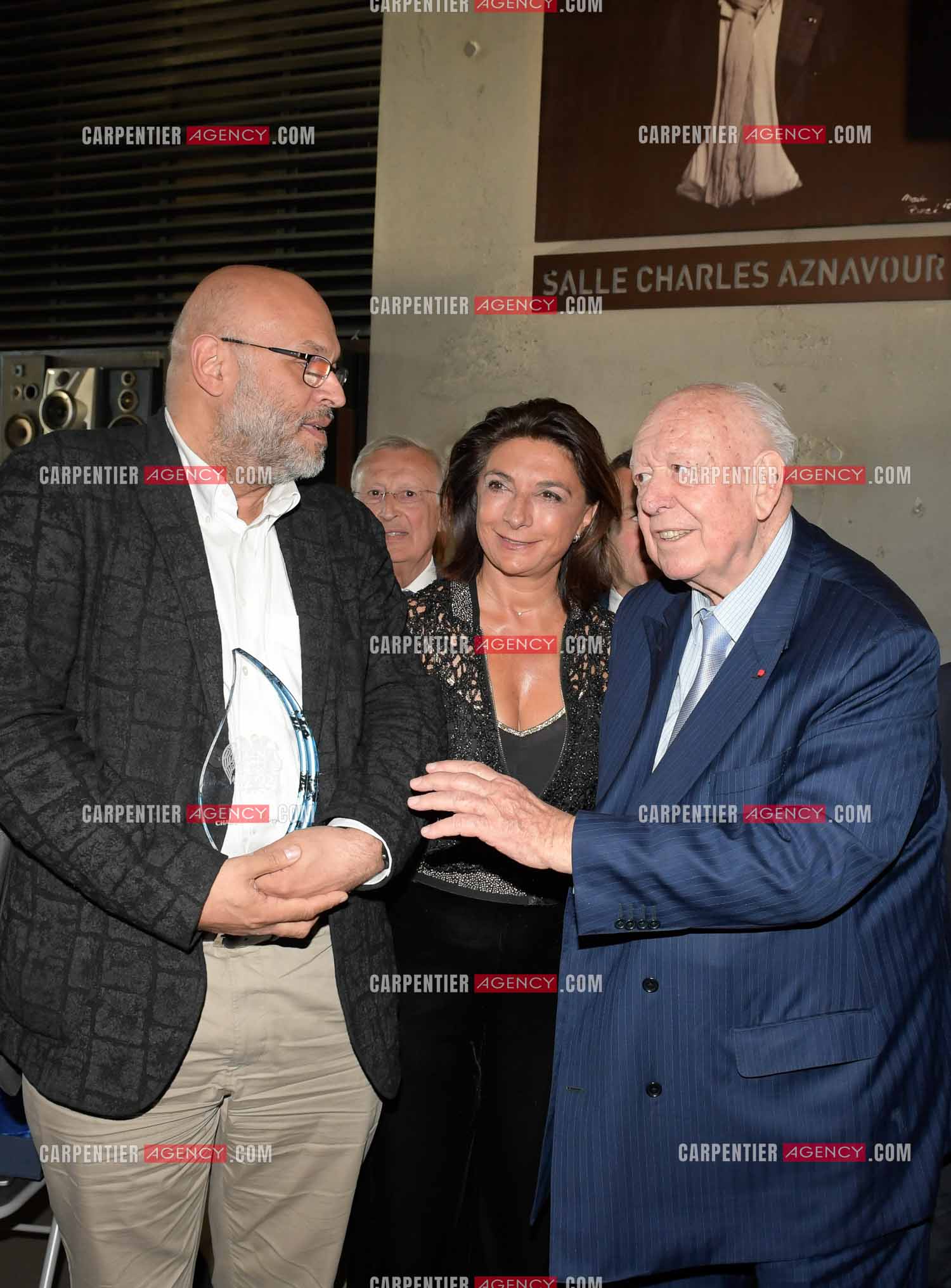 Le Maire de Marseille Jean-Claude Gaudin  et Martine Vassal inaugurent la salle des mamelles du Cepac Silo à Marseille, et remet le Prix littéraire " Charles Aznavour 2019 “ à Bertrand Dicale qui en est le lauréat pour l’ouvrage "Tout Aznavour ».