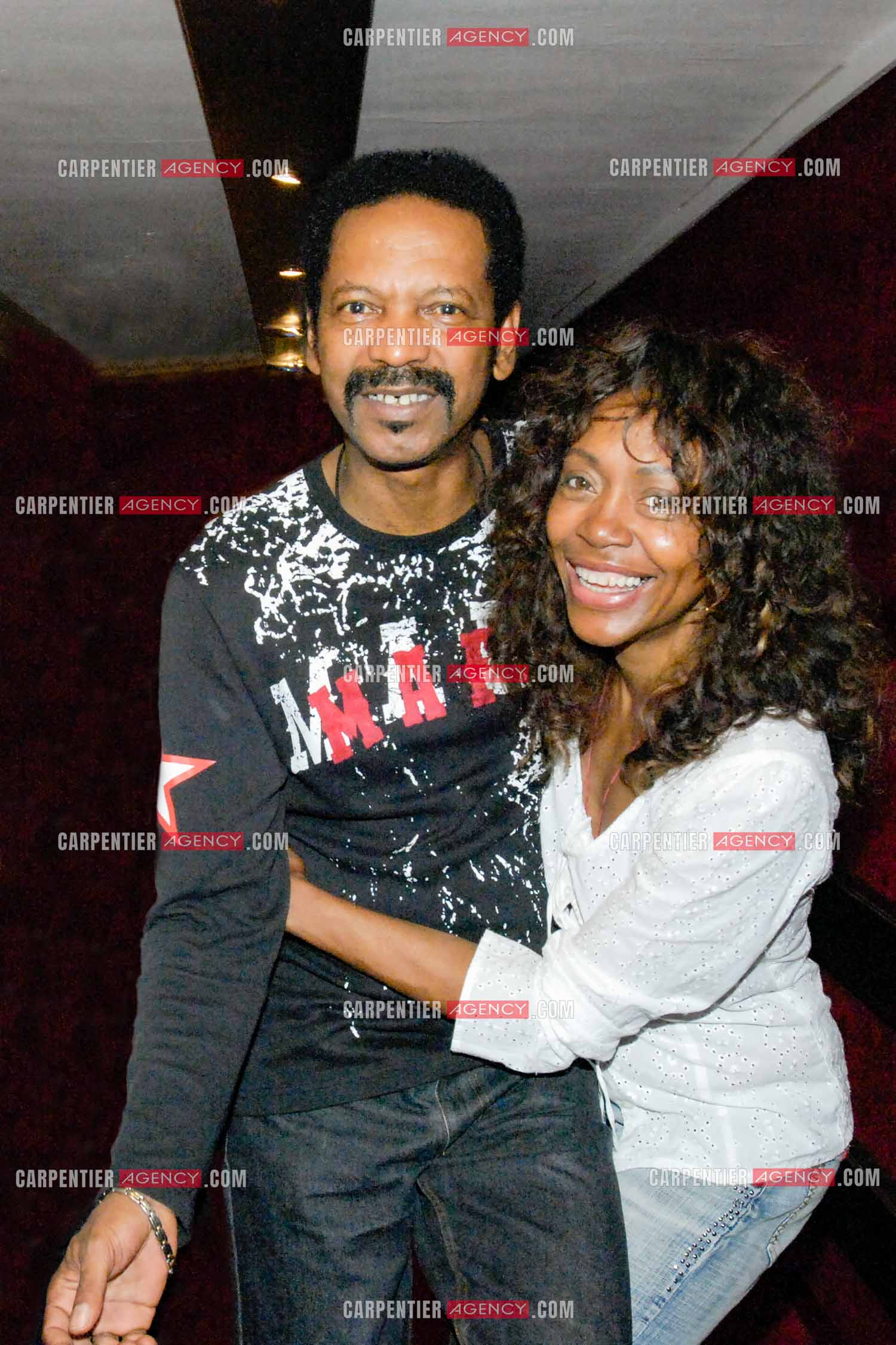 La chanteuse du groupe Clémence Bringtown et son compagnon José Sébéloué guitariste et choriste.