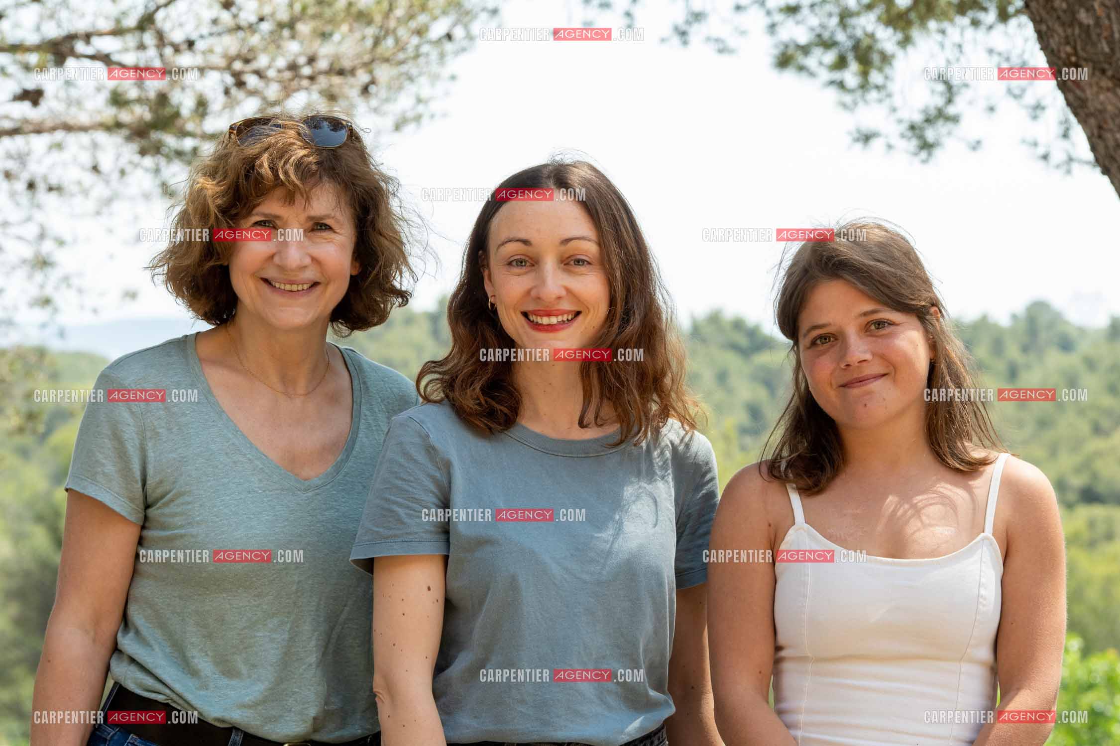 Les trois actrices, Marie Bunel, Delphine Hecquet et Mathilde Viseux pour y jouer leur pièce " LE PARLOIR “ que signe et met en scène Delphine Hecquet.    ( Exclusif )
