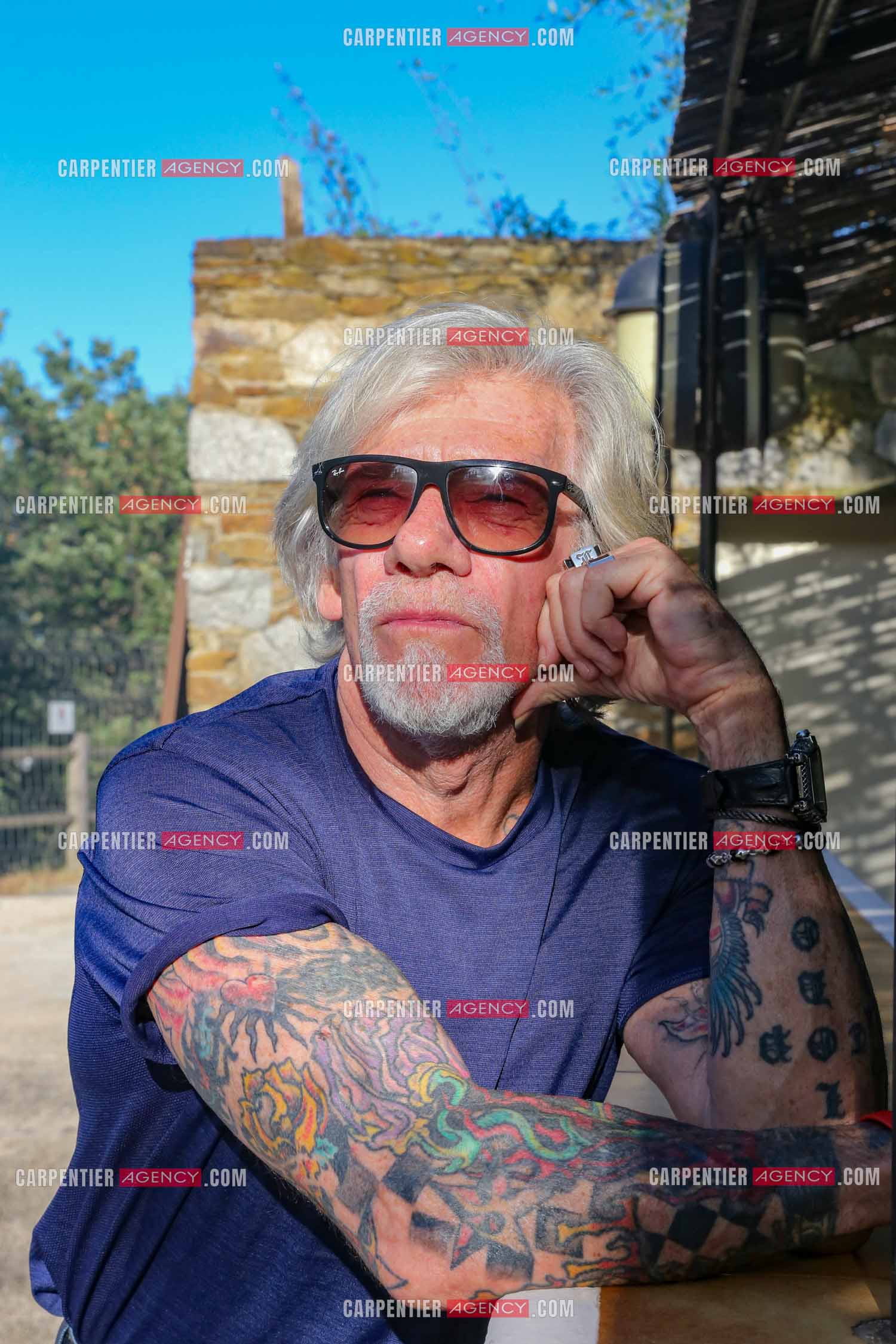 Le chanteur Pierre Billon au théâtre de verdure a Ramatuelle.  ( Exclusif )