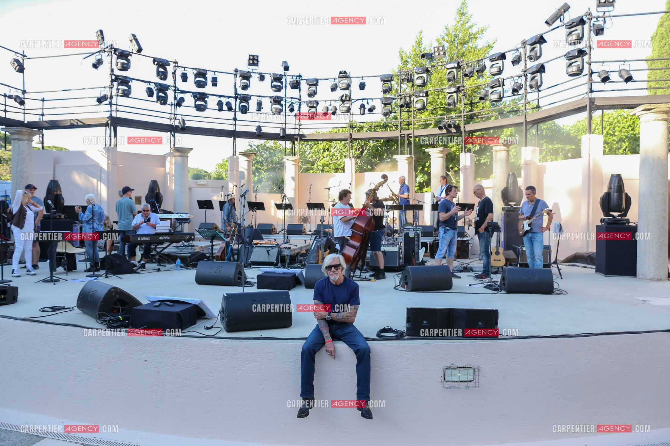 Le chanteur Pierre Billon au théâtre de verdure a Ramatuelle.  ( Exclusif )