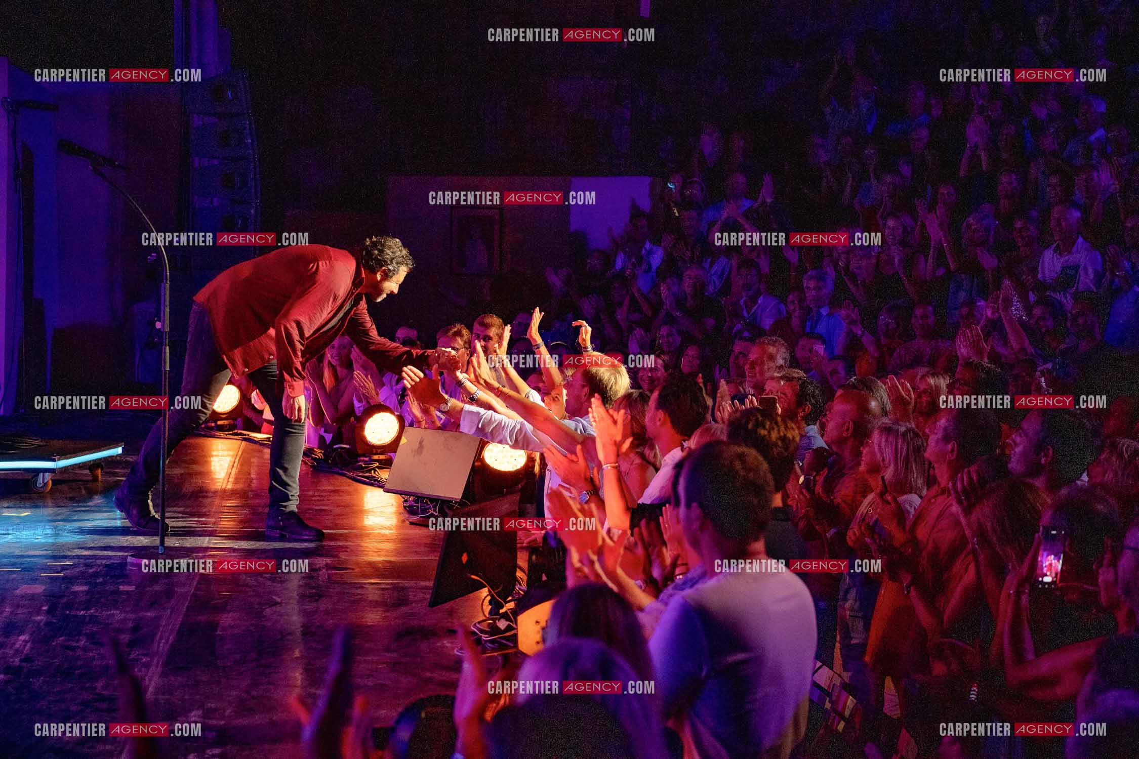 Le chanteur Patrick Bruel lors de son concert en acoustique au Théâtre de Verdure de Ramatuelle pour l'ouverture du festival 2022.     ( Exclusif )