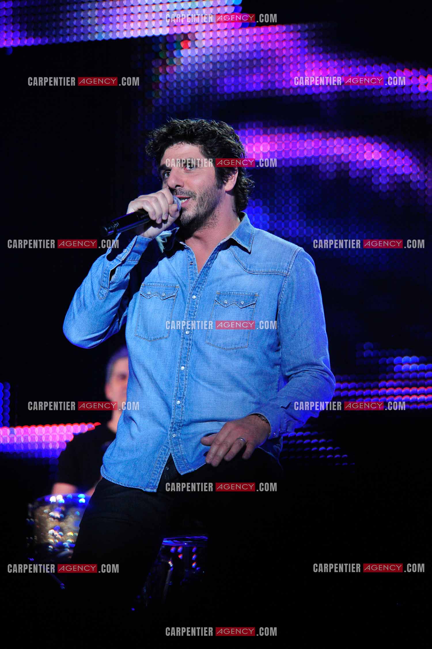 Le chanteur Patrick Fiori en concert au Zénith de Paris.