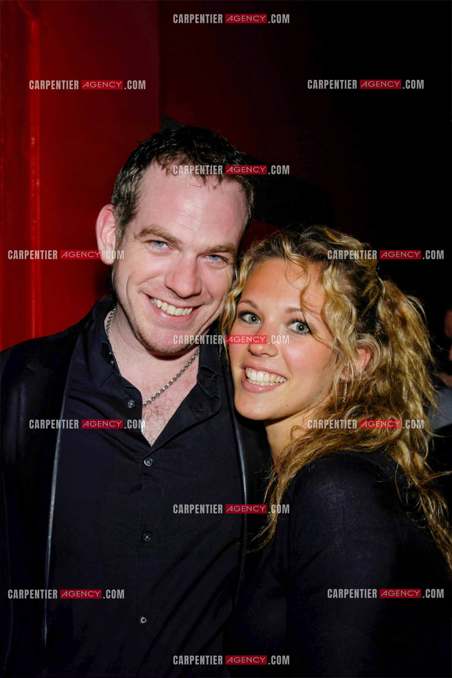 Le chanteur Pierre Garand dit Garou en concert au Zénith de Paris en 2007. Garou et sa fiancée la chanteuse Lorie Pester.  ( Exclusif )