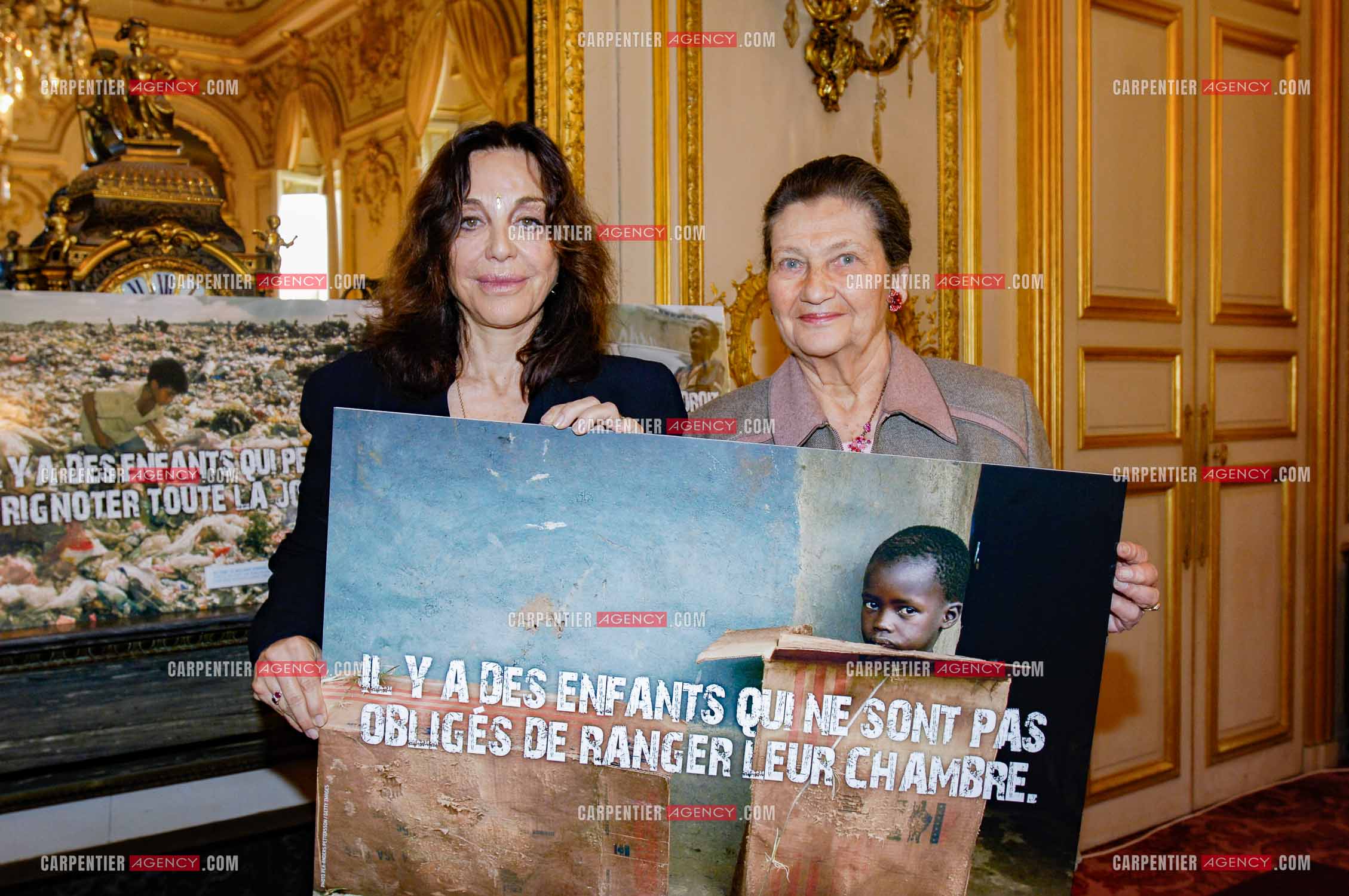 Journée mondiale des orphelins du sida présidée par Madame Simone Veil et Madame Albina du Boisrouvray.          ( Exclusif )