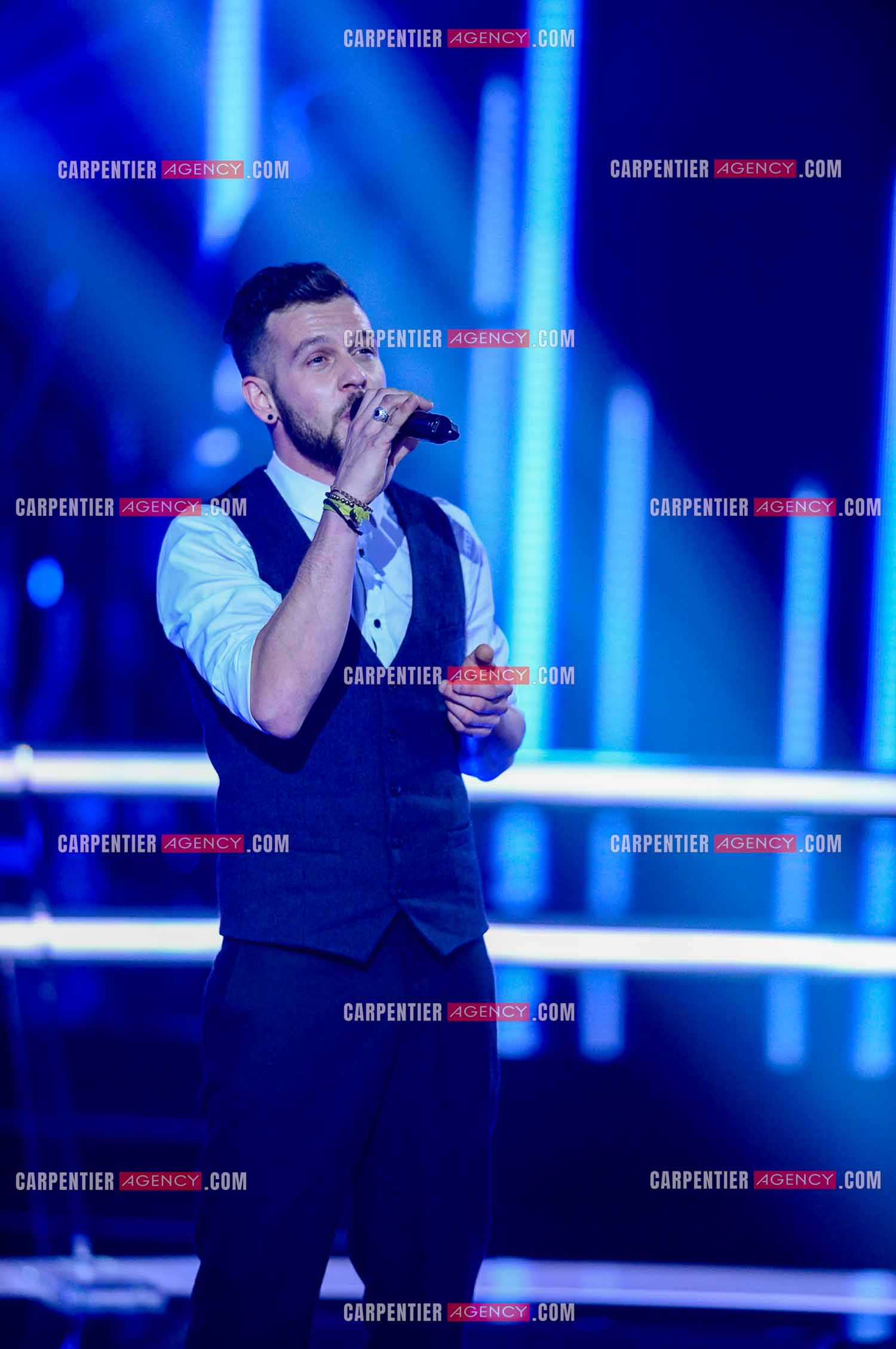 Émission The Voice Saison 5. Enregistrement des Battles du 5 au 17 Déc 2015. Le candidat Claudio Capéo.  ( Exclusif )