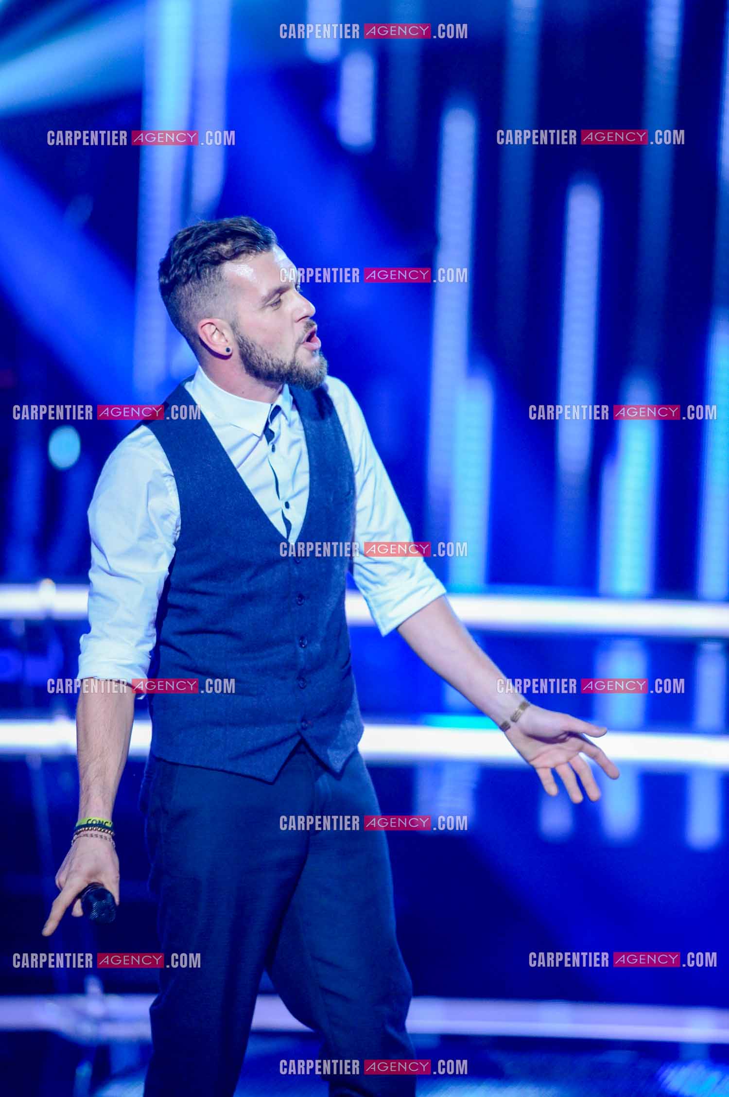 Émission The Voice Saison 5. Enregistrement des Battles du 5 au 17 Déc 2015. Le candidat Claudio Capéo.  ( Exclusif )