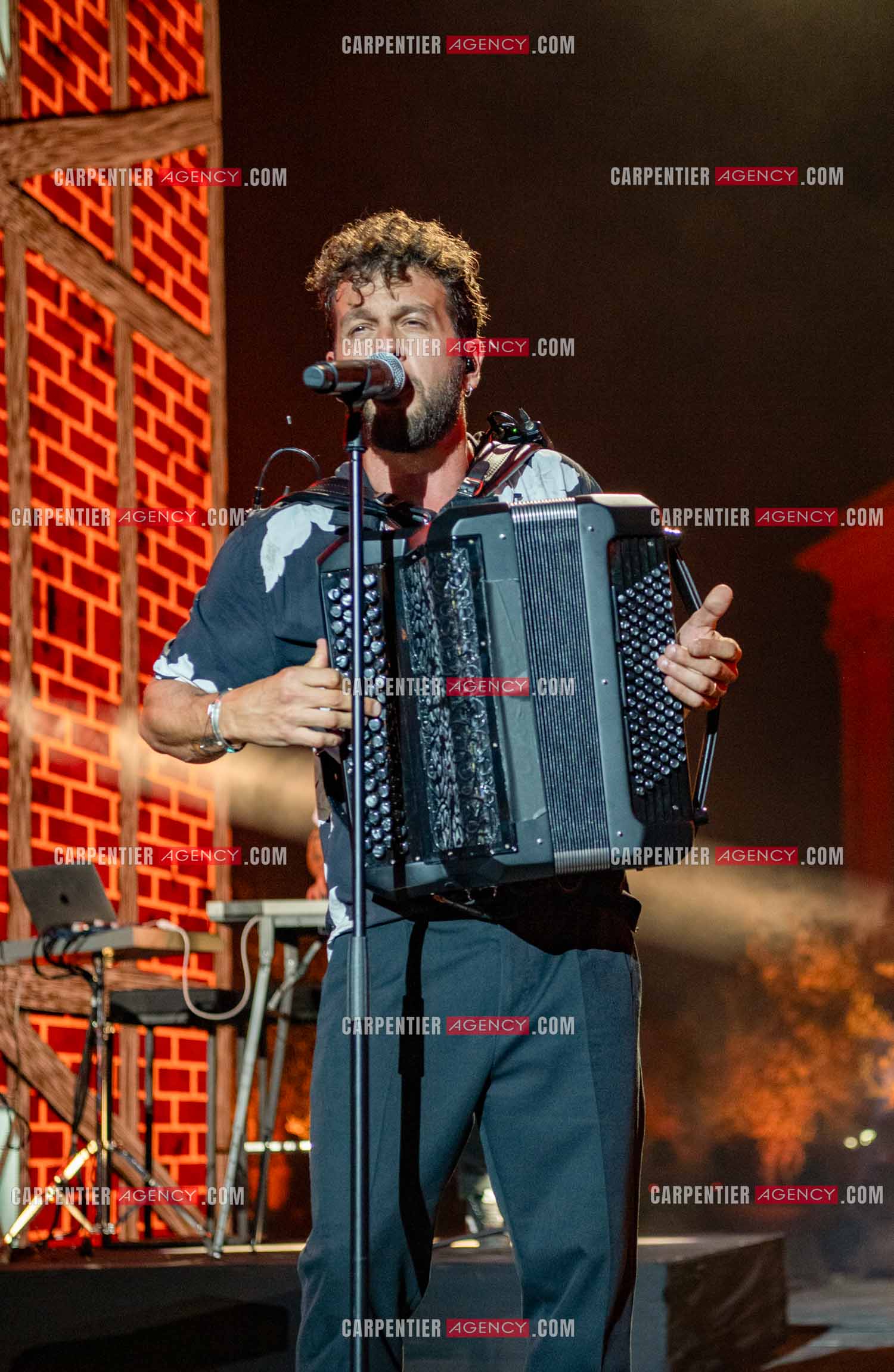 Le chanteur Claudio Capéo en concert à Montpellier.  ( Exclusif )