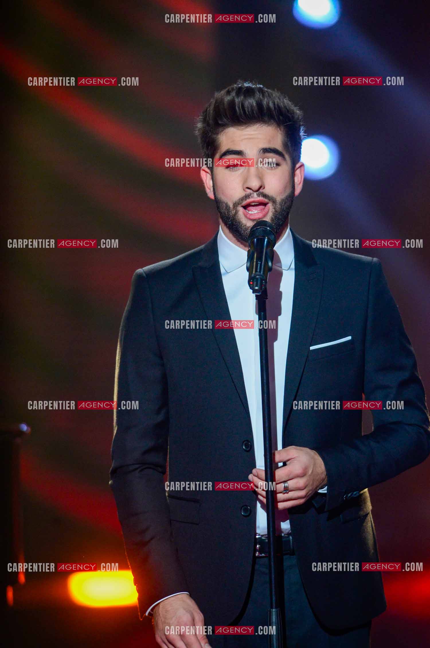 Le chanteur Kendji Girac invité pour la promo de son album sur le plateau de The Voice.  ( Exclusif )