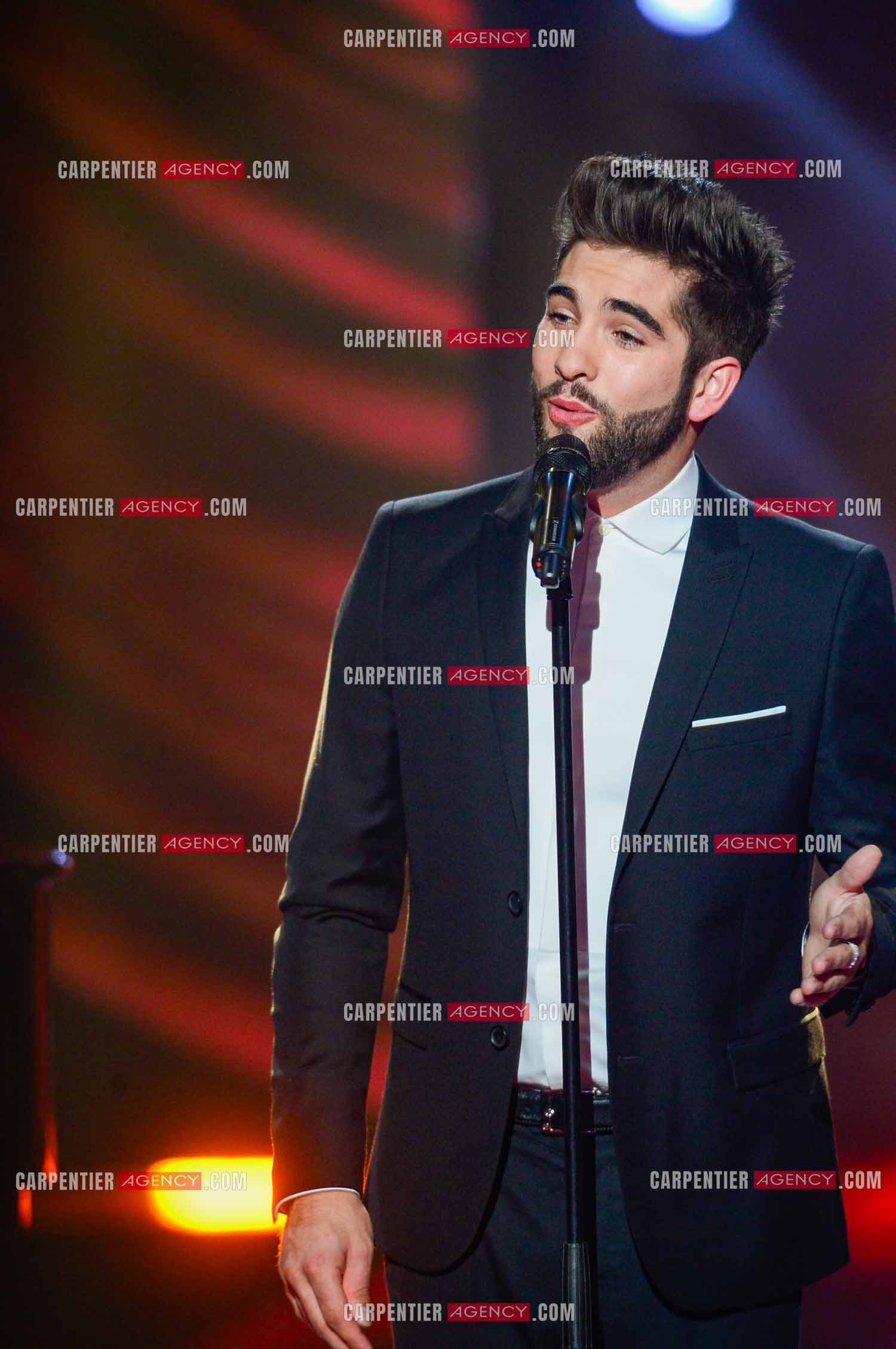 Le chanteur Kendji Girac invité pour la promo de son album sur le plateau de The Voice.  ( Exclusif )