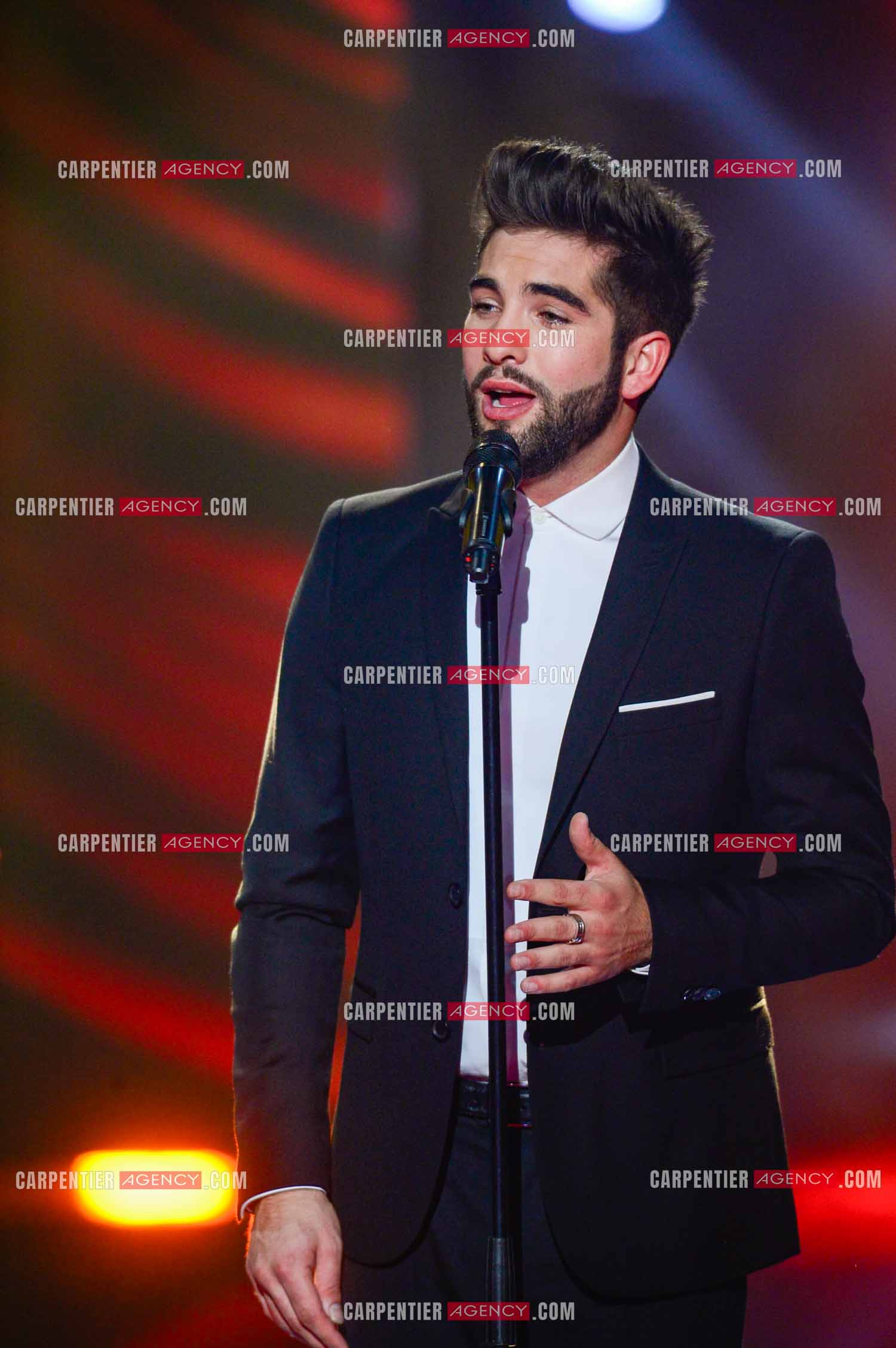 Le chanteur Kendji Girac invité pour la promo de son album sur le plateau de The Voice.  ( Exclusif )