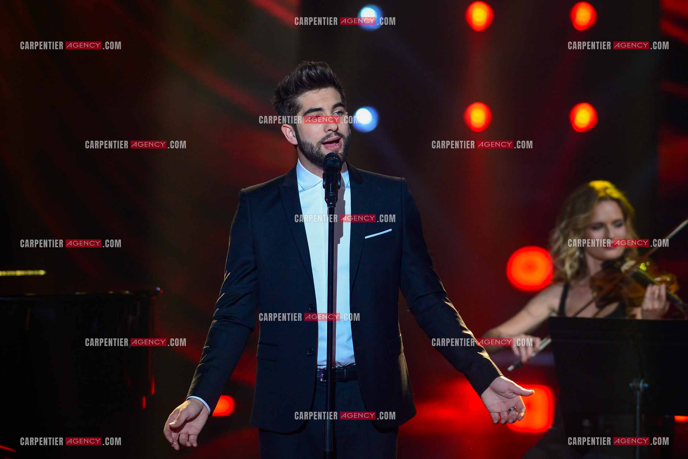 Le chanteur Kendji Girac invité pour la promo de son album sur le plateau de The Voice.  ( Exclusif )