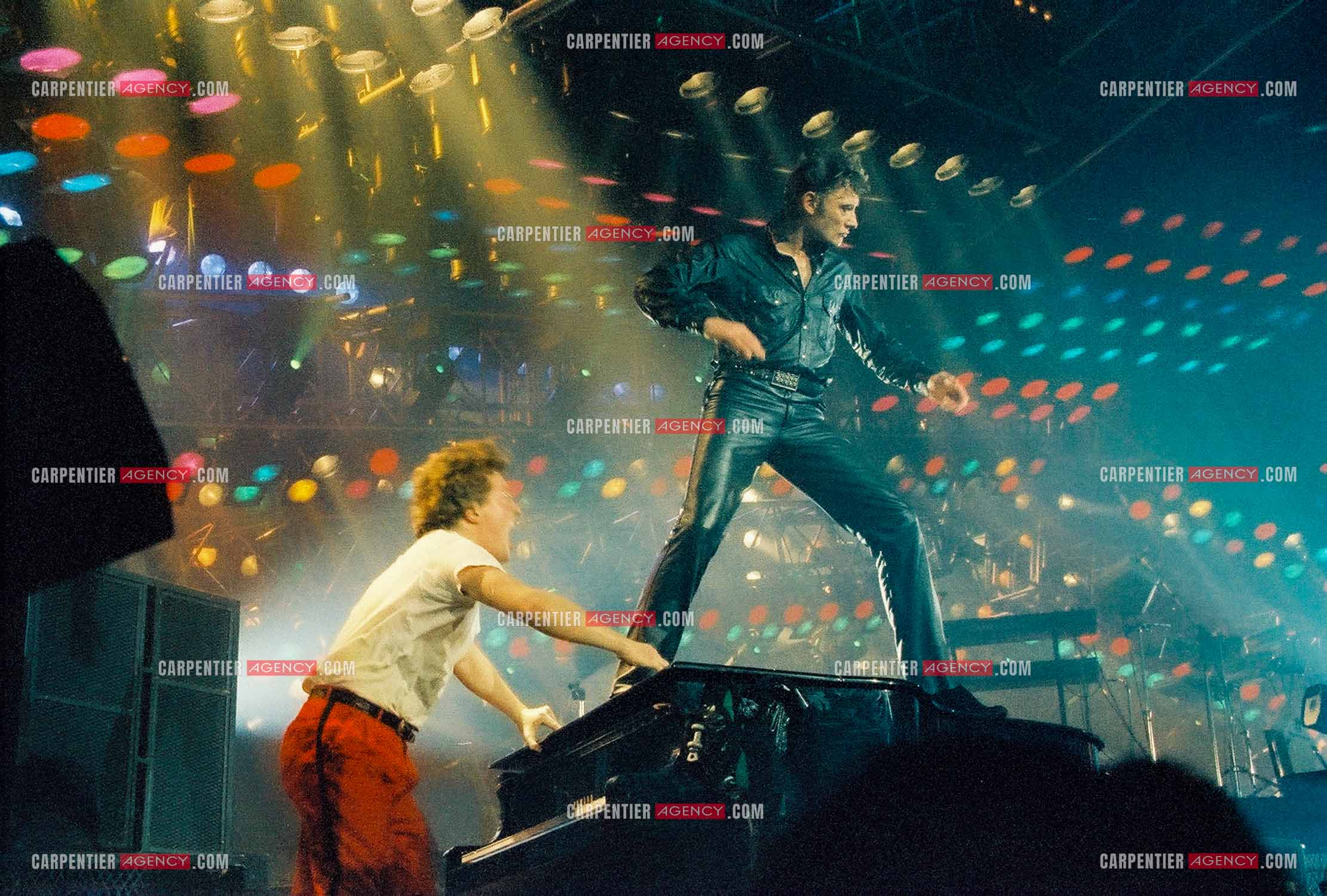 Le chanteur Johnny Hallyday en concert au Zénith de Paris du 26 octobre 1984 au 8 janvier 1985. ( Exclusif )