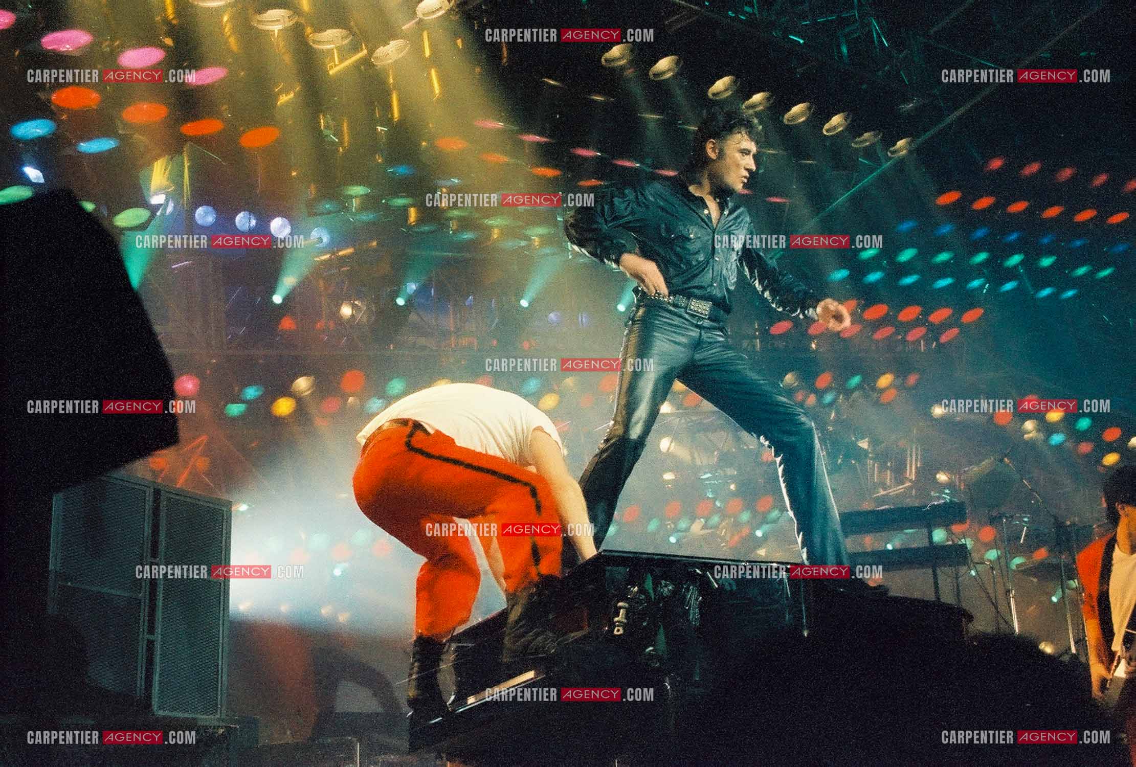 Le chanteur Johnny Hallyday en concert au Zénith de Paris du 26 octobre 1984 au 8 janvier 1985. ( Exclusif )