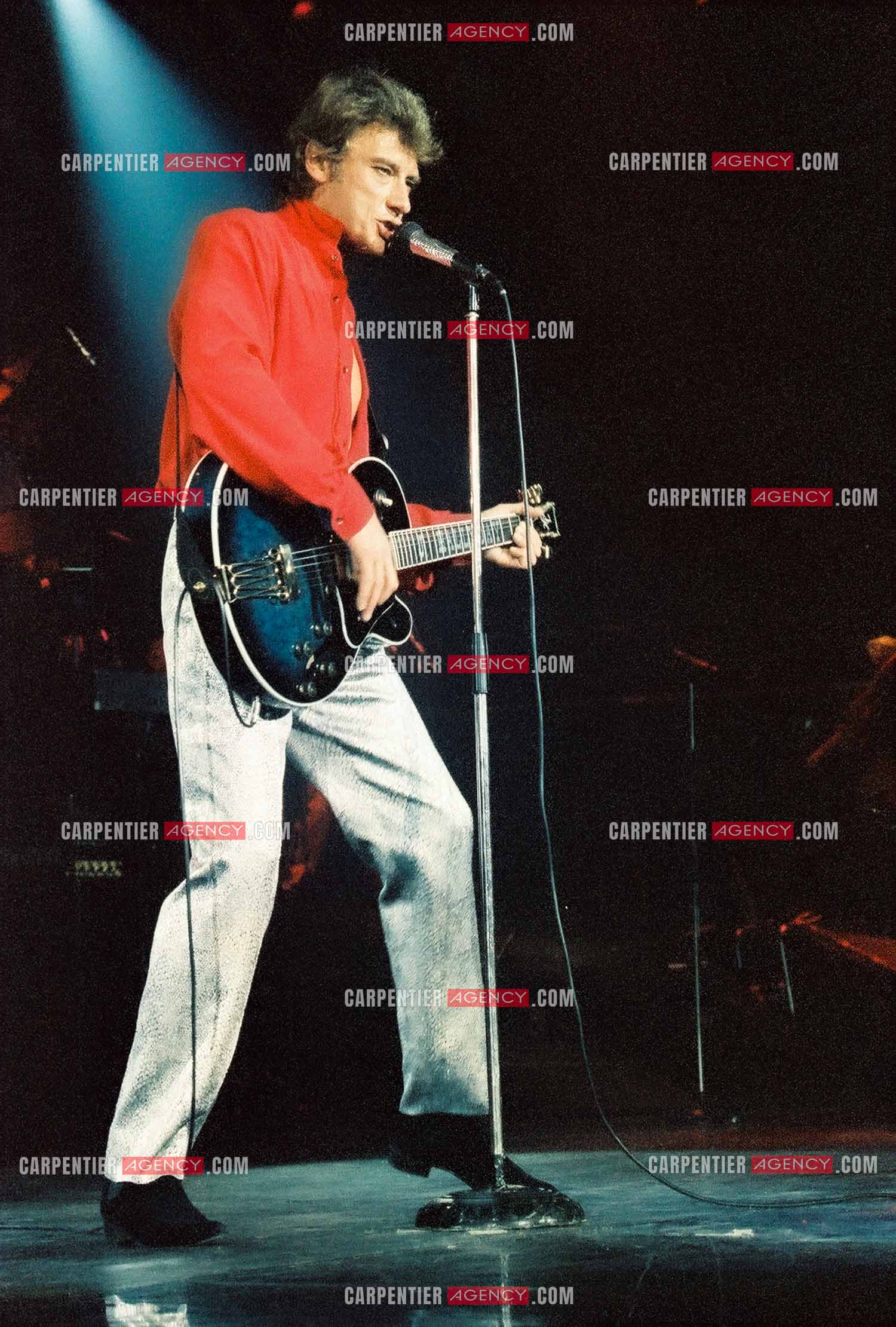 Le chanteur Johnny Hallyday en concert au Zénith de Paris du 26 octobre 1984 au 8 janvier 1985. ( Exclusif )