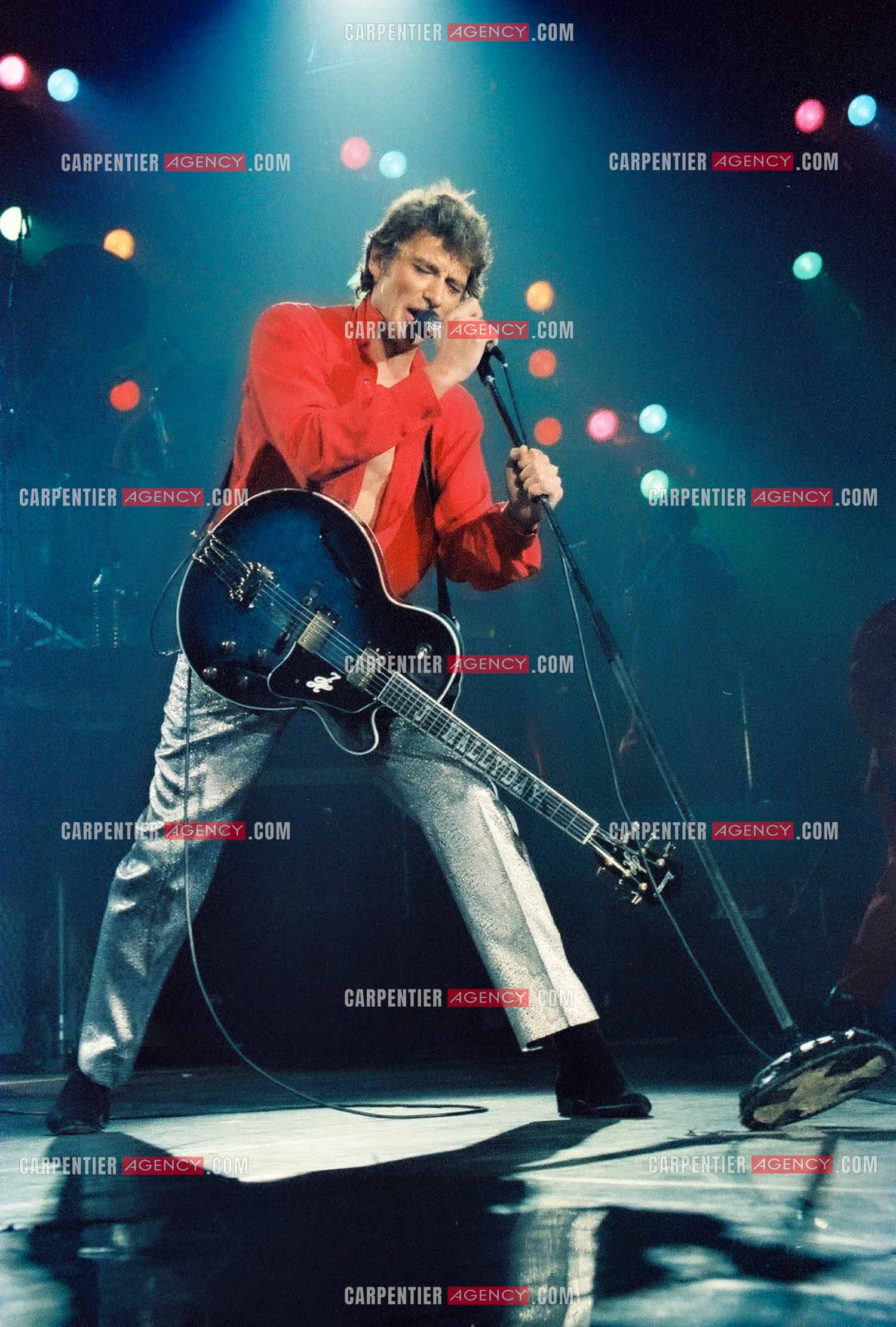 Le chanteur Johnny Hallyday en concert au Zénith de Paris du 26 octobre 1984 au 8 janvier 1985. ( Exclusif )