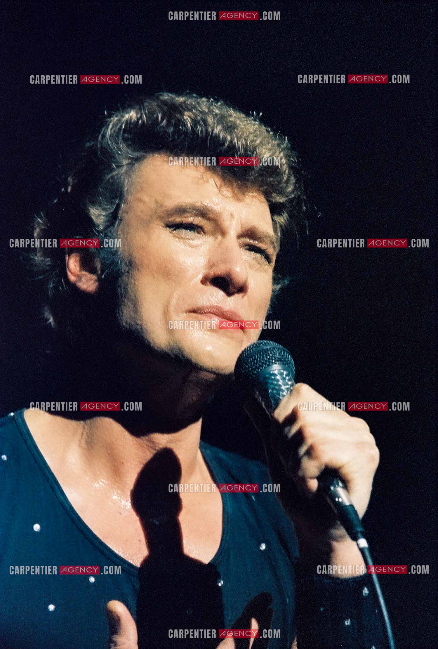 Le chanteur Johnny Hallyday en concert au Zénith de Paris du 26 octobre 1984 au 8 janvier 1985. ( Exclusif )