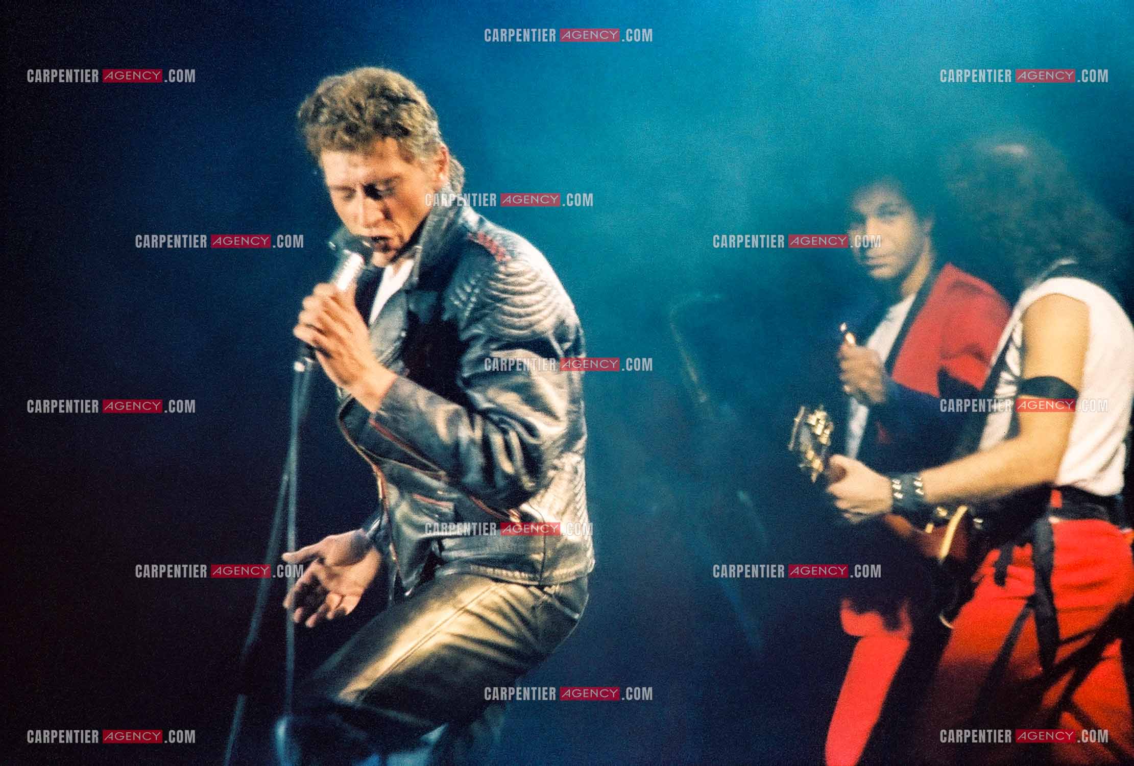 Le chanteur Johnny Hallyday en concert au Zénith de Paris du 26 octobre 1984 au 8 janvier 1985. ( Exclusif )
